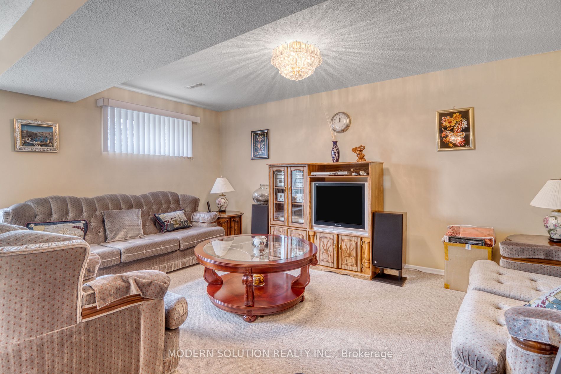 1662 Warren Drive