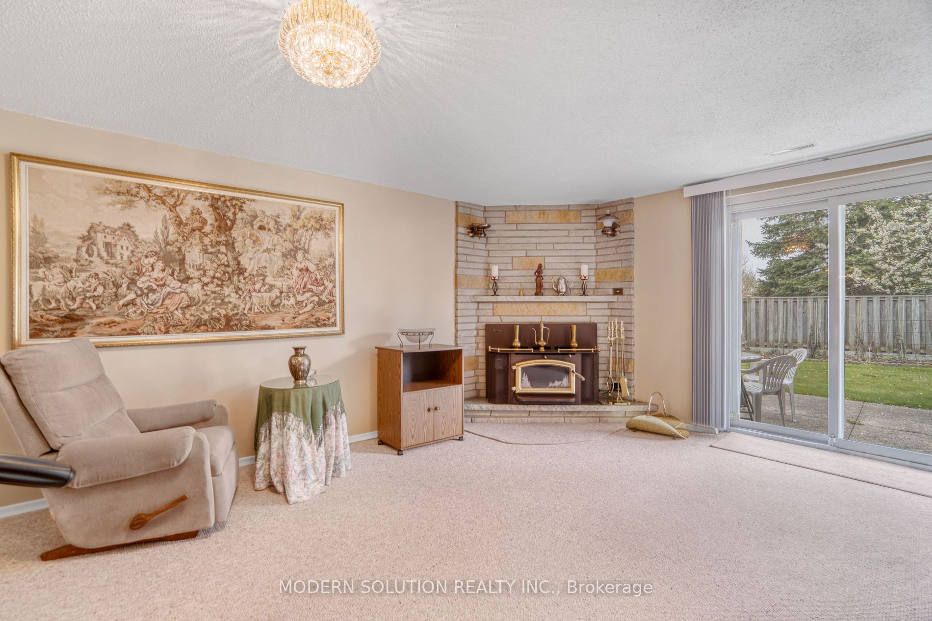 1662 Warren Drive