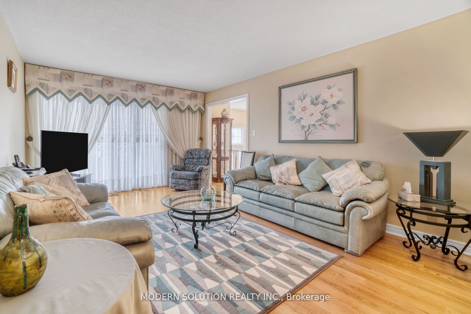 1662 Warren Drive