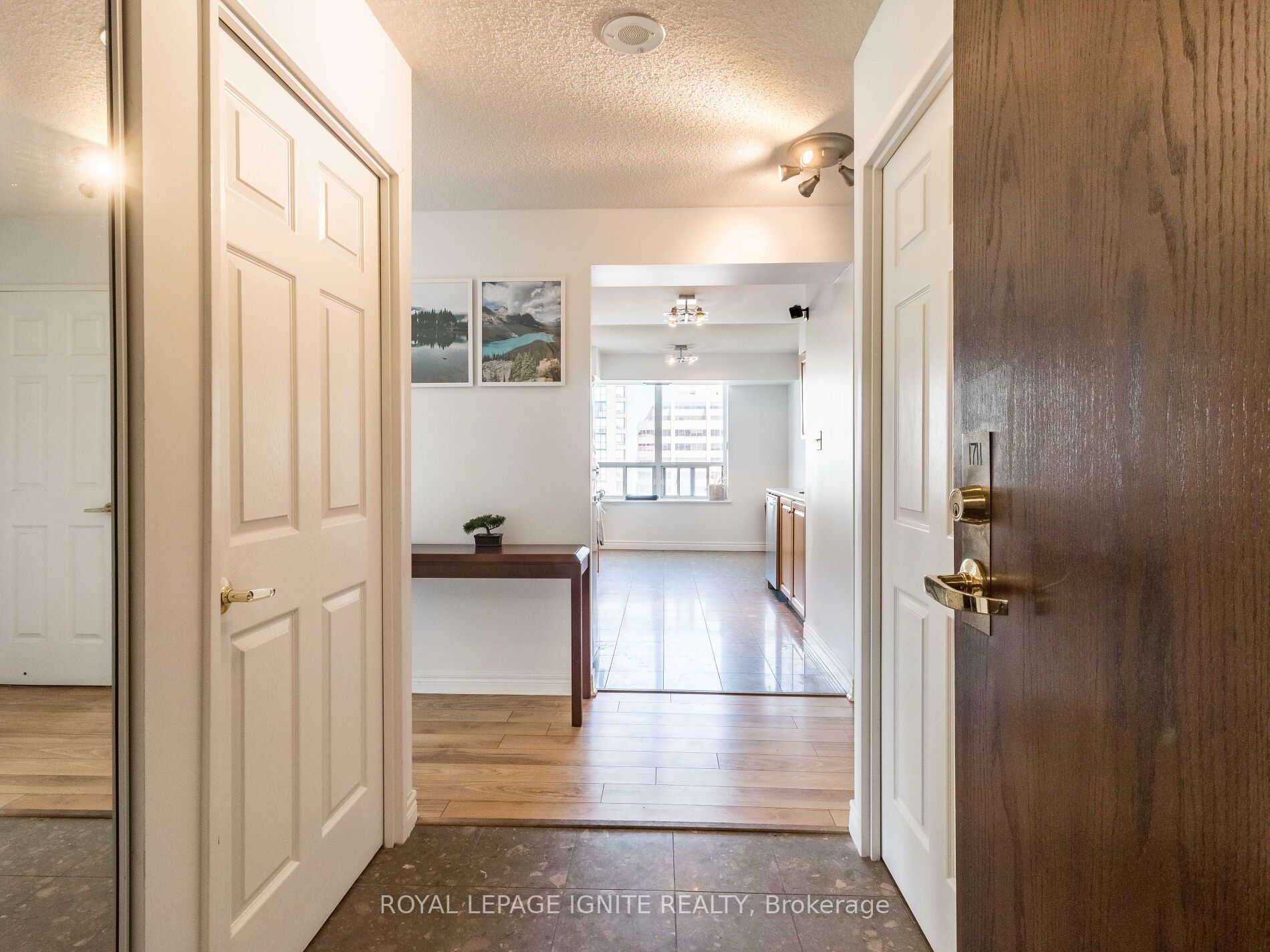 156 Enfield Place, #1711