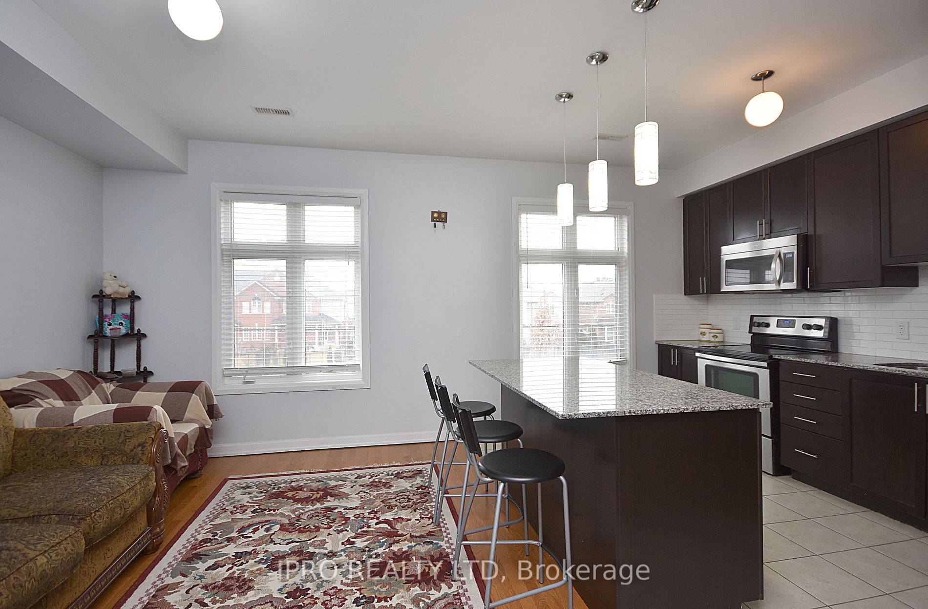 1272 Main Street E