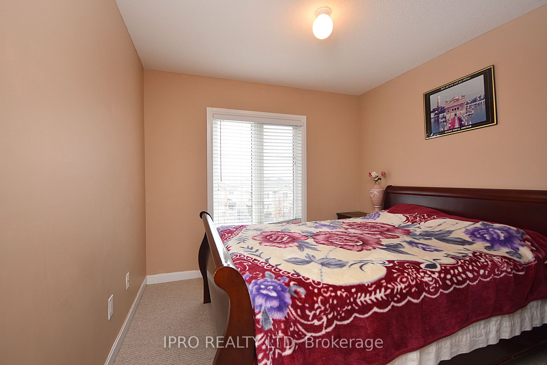 1272 Main Street E