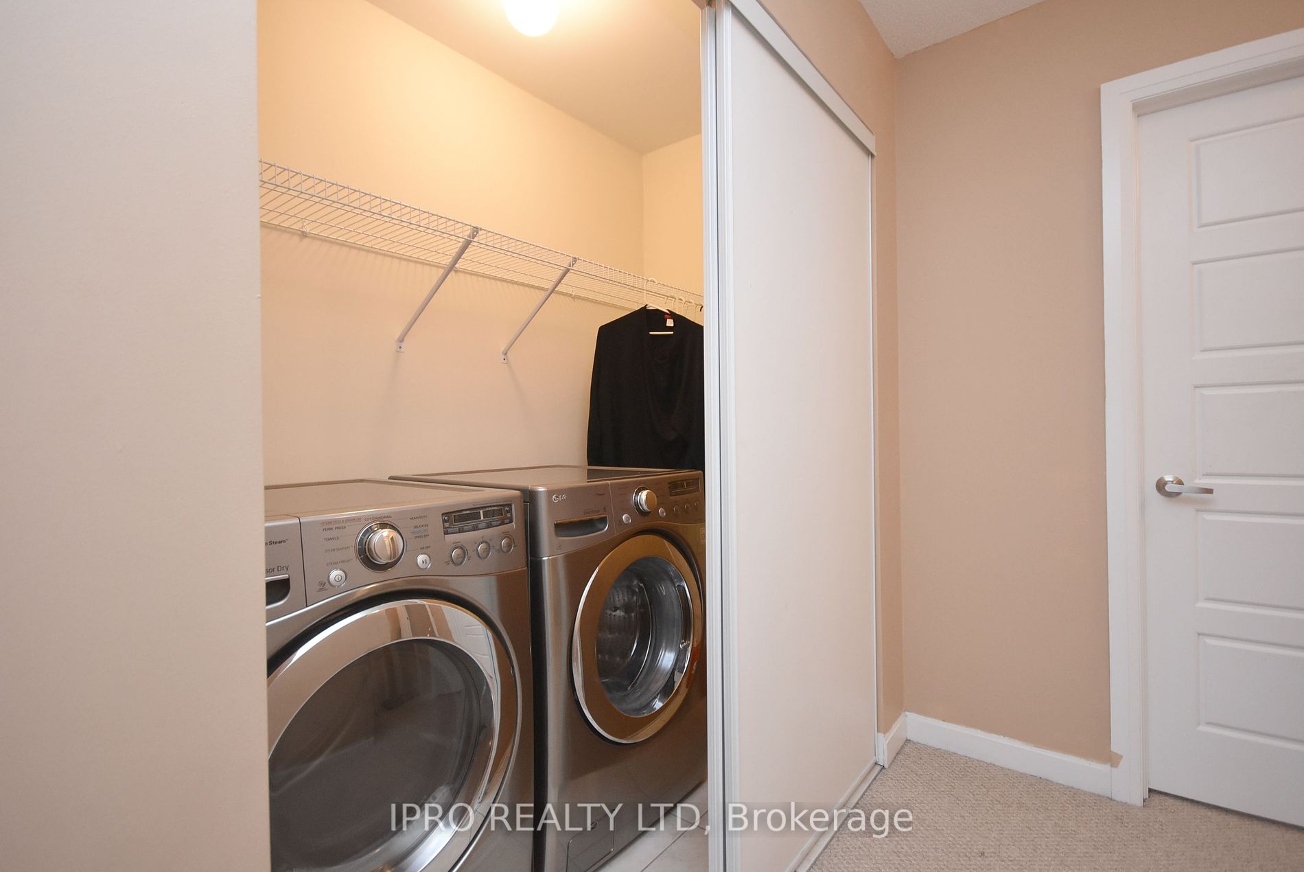 1272 Main Street E