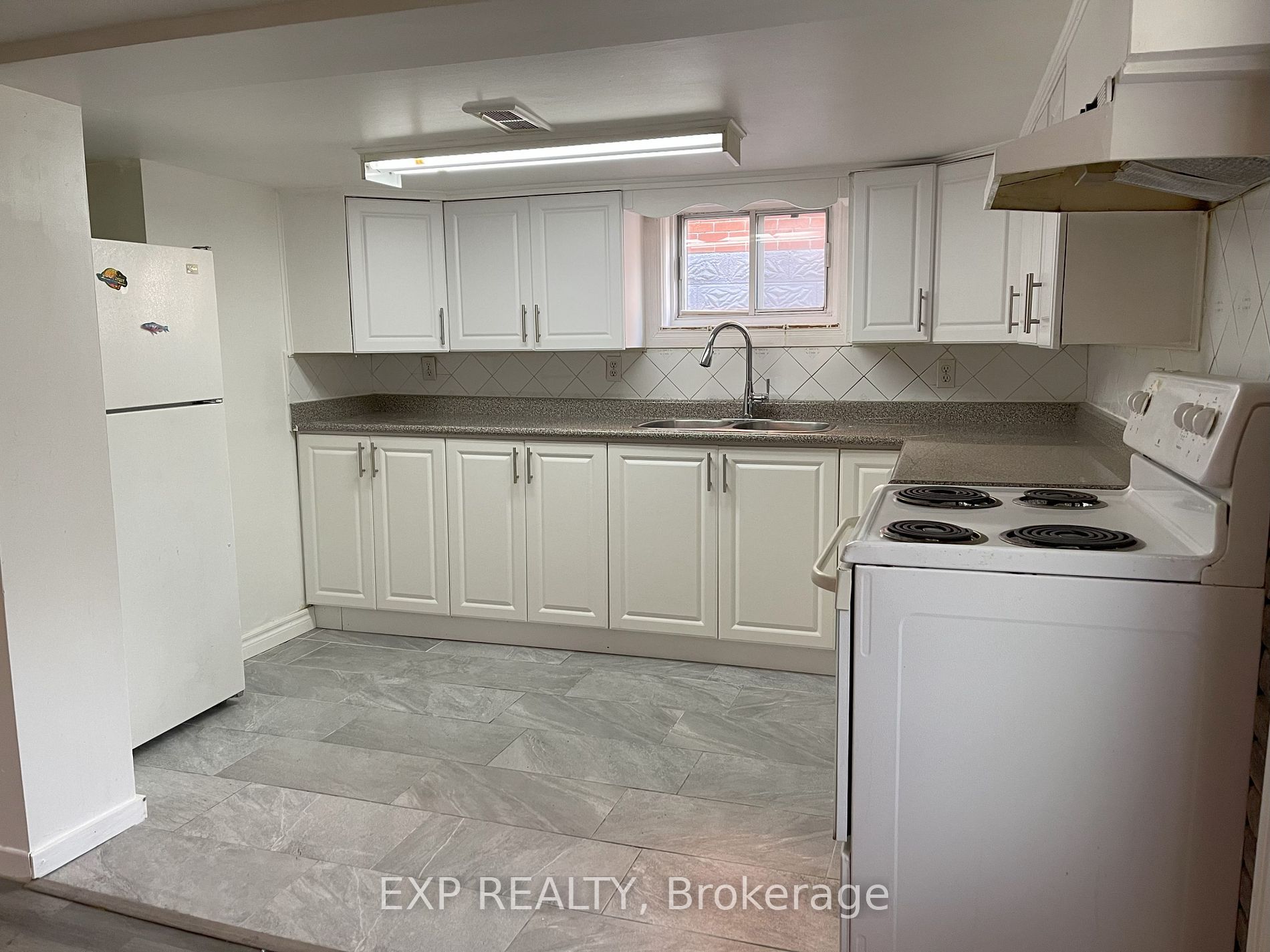 125 Foxwell St