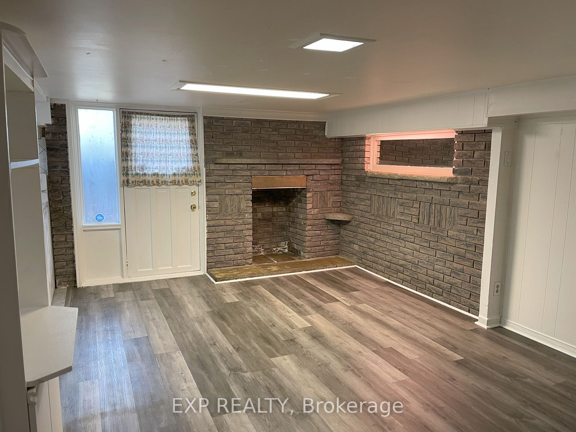 125 Foxwell St
