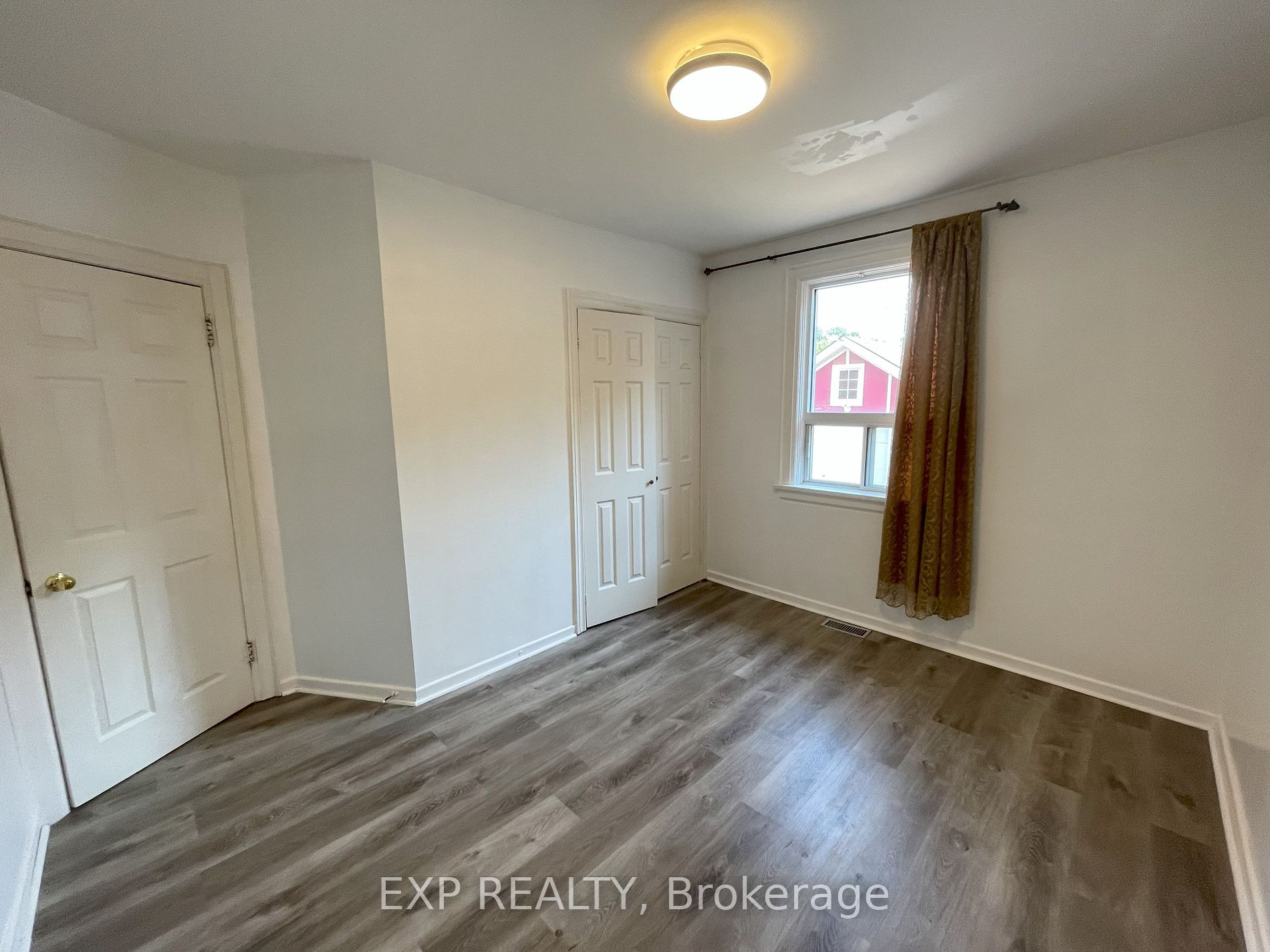 125 Foxwell St
