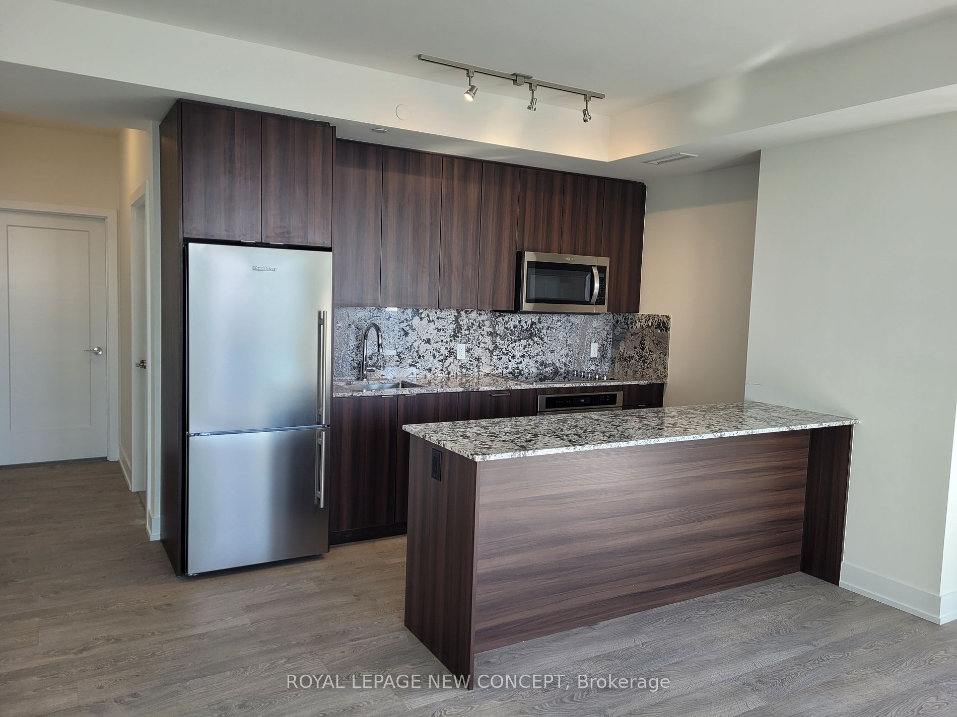 5 Mabelle Avenue #4228