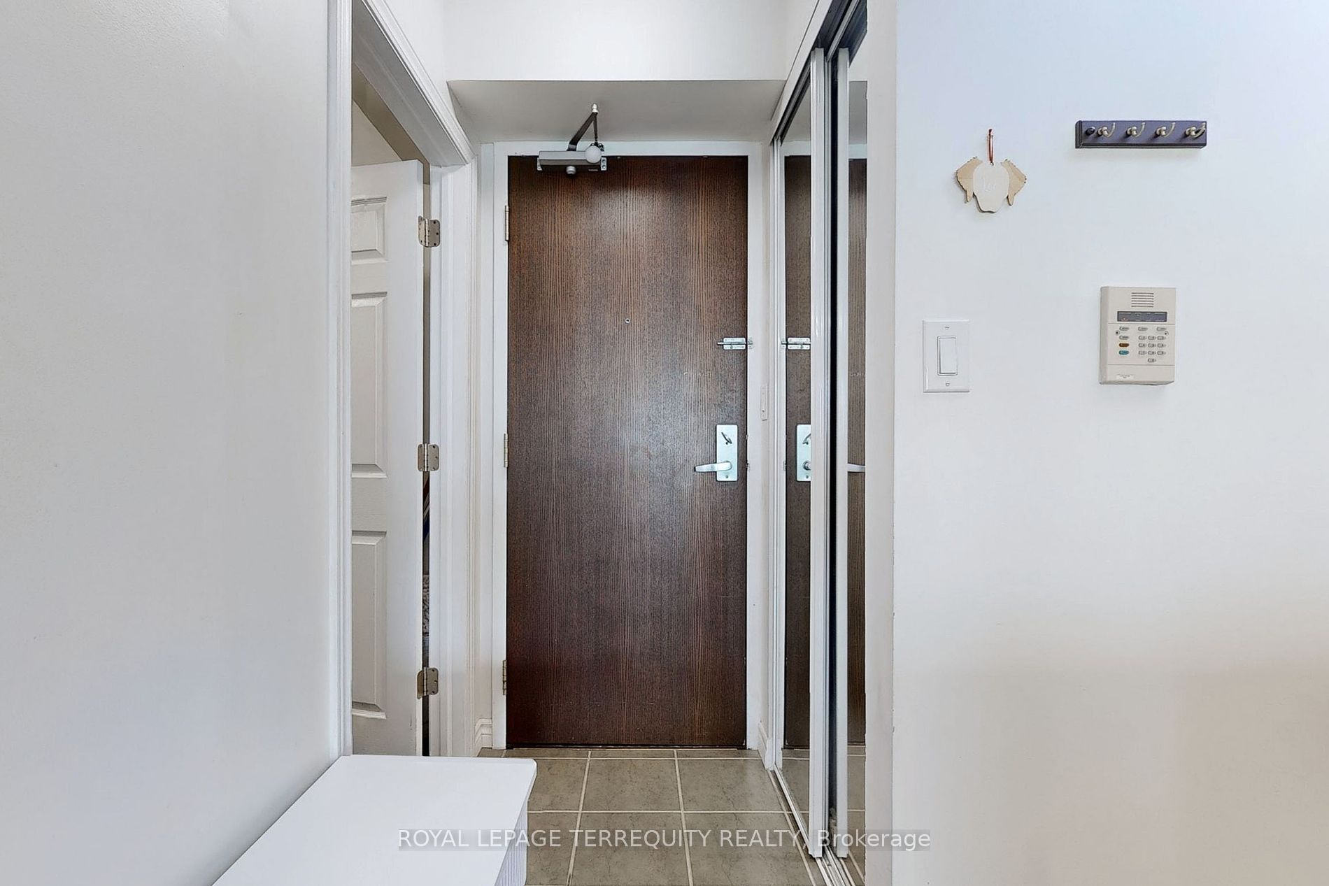 335 Rathburn Rd W, #2202