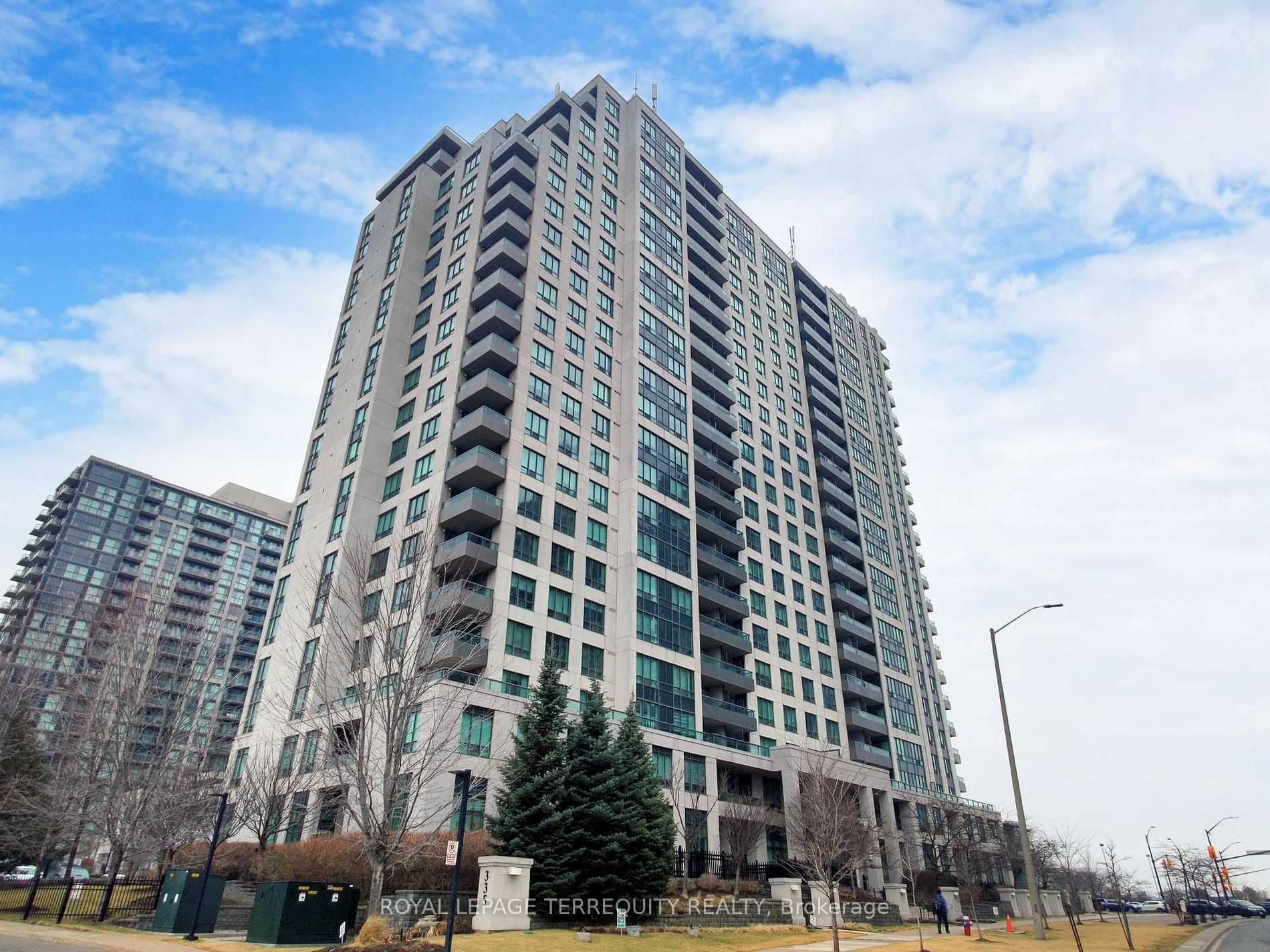 335 Rathburn Rd W, #2202