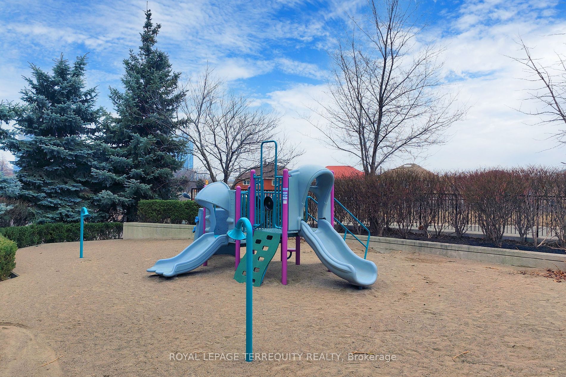 335 Rathburn Rd W, #2202