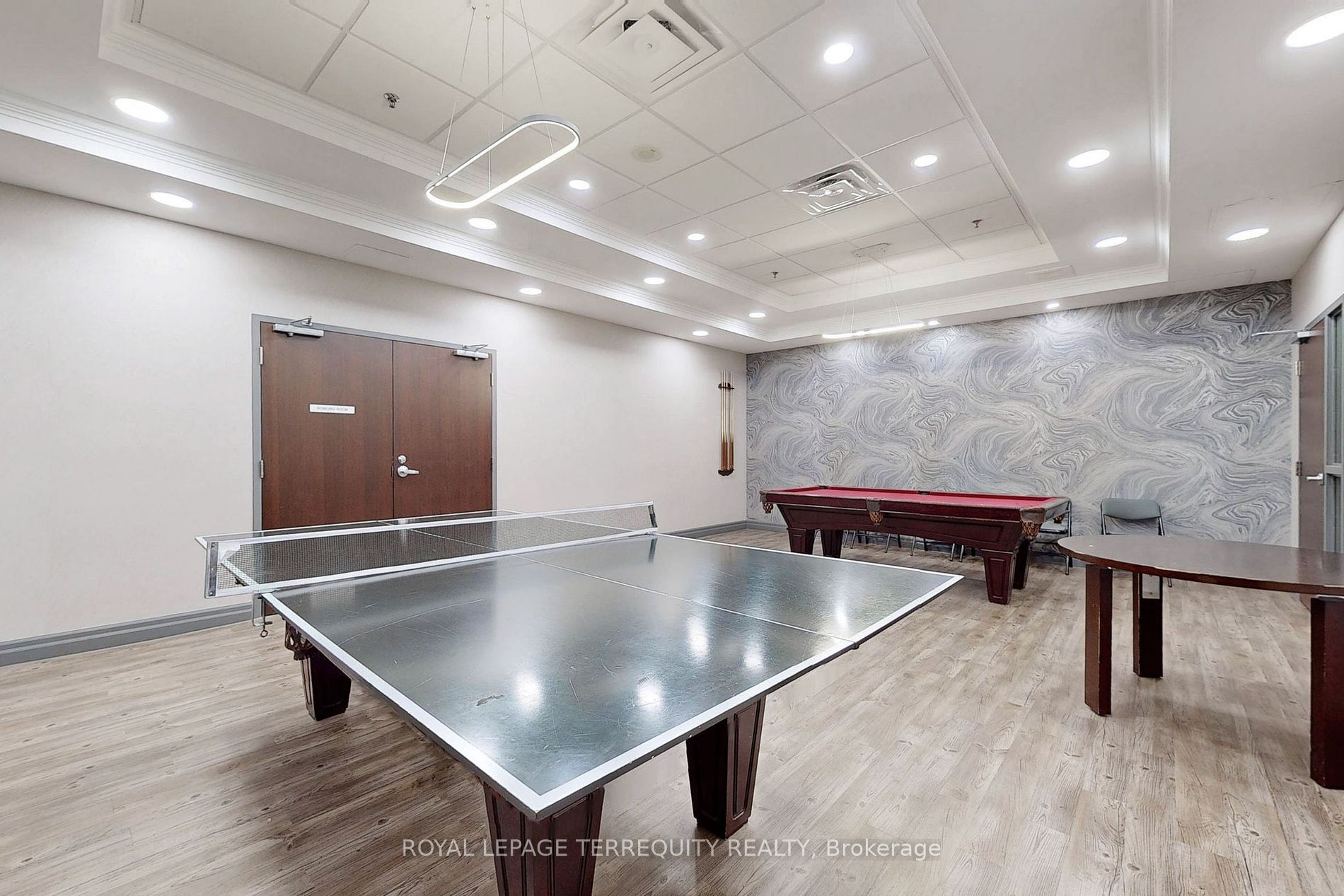 335 Rathburn Rd W, #2202