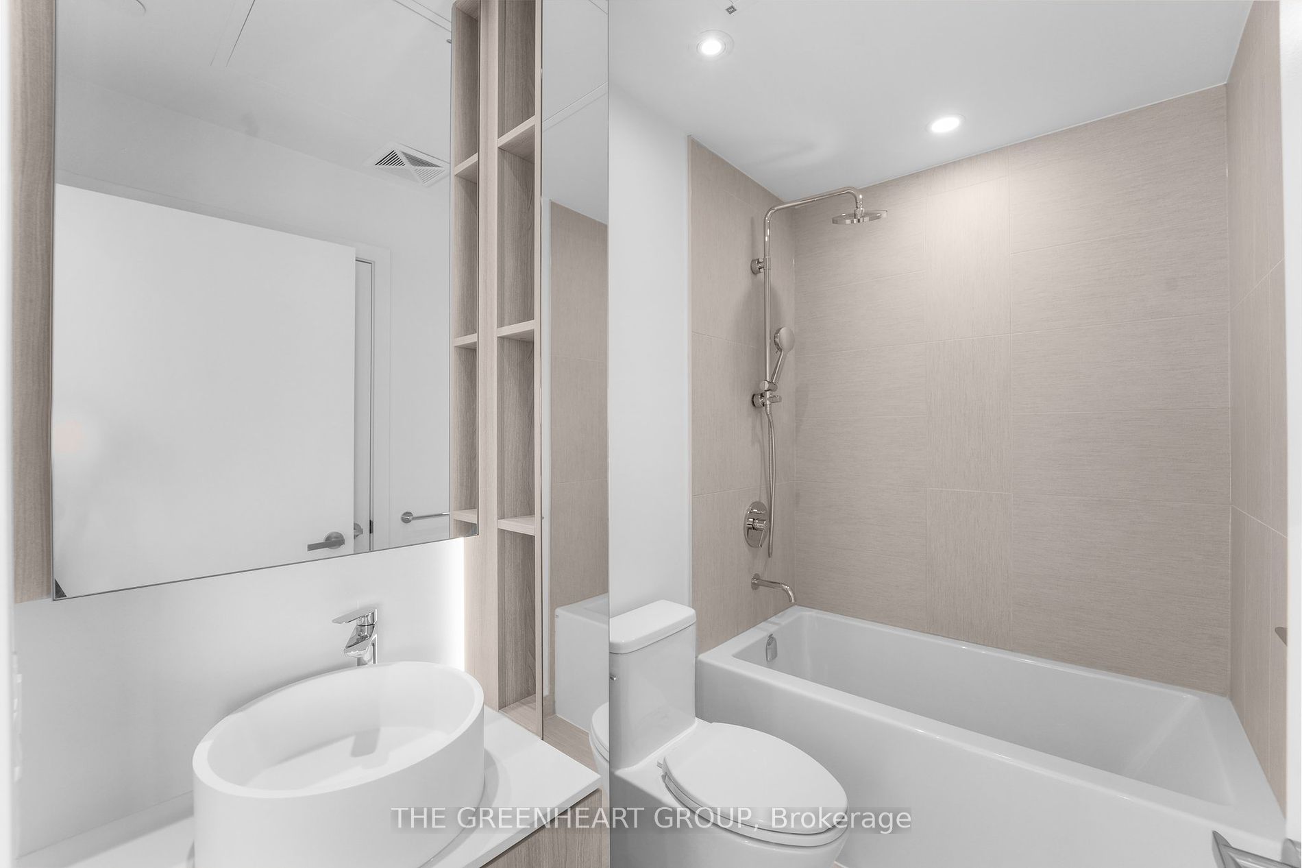 28 Ann Street #908