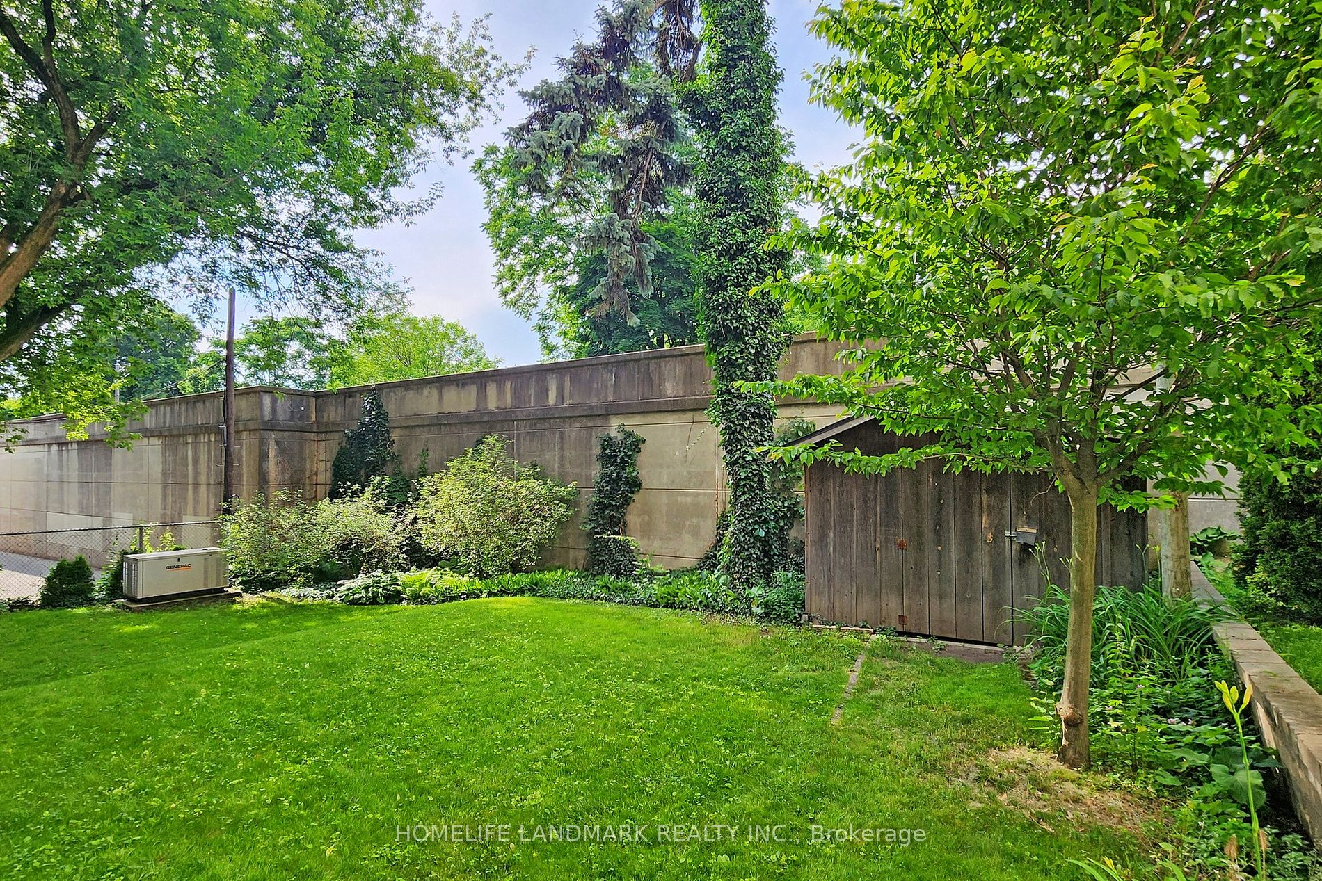 2000 Bloor Street W, #411