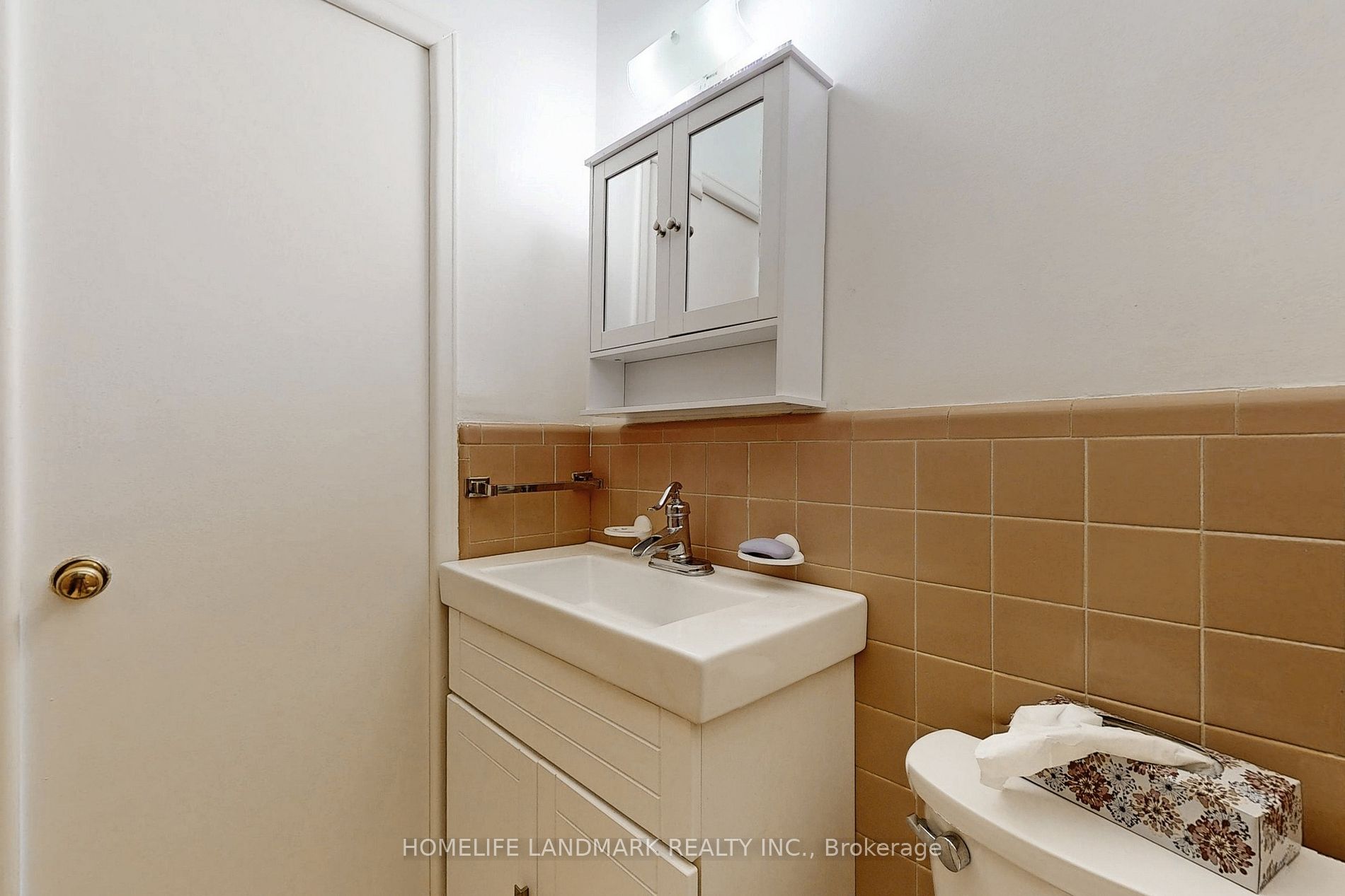 2000 Bloor Street W, #411