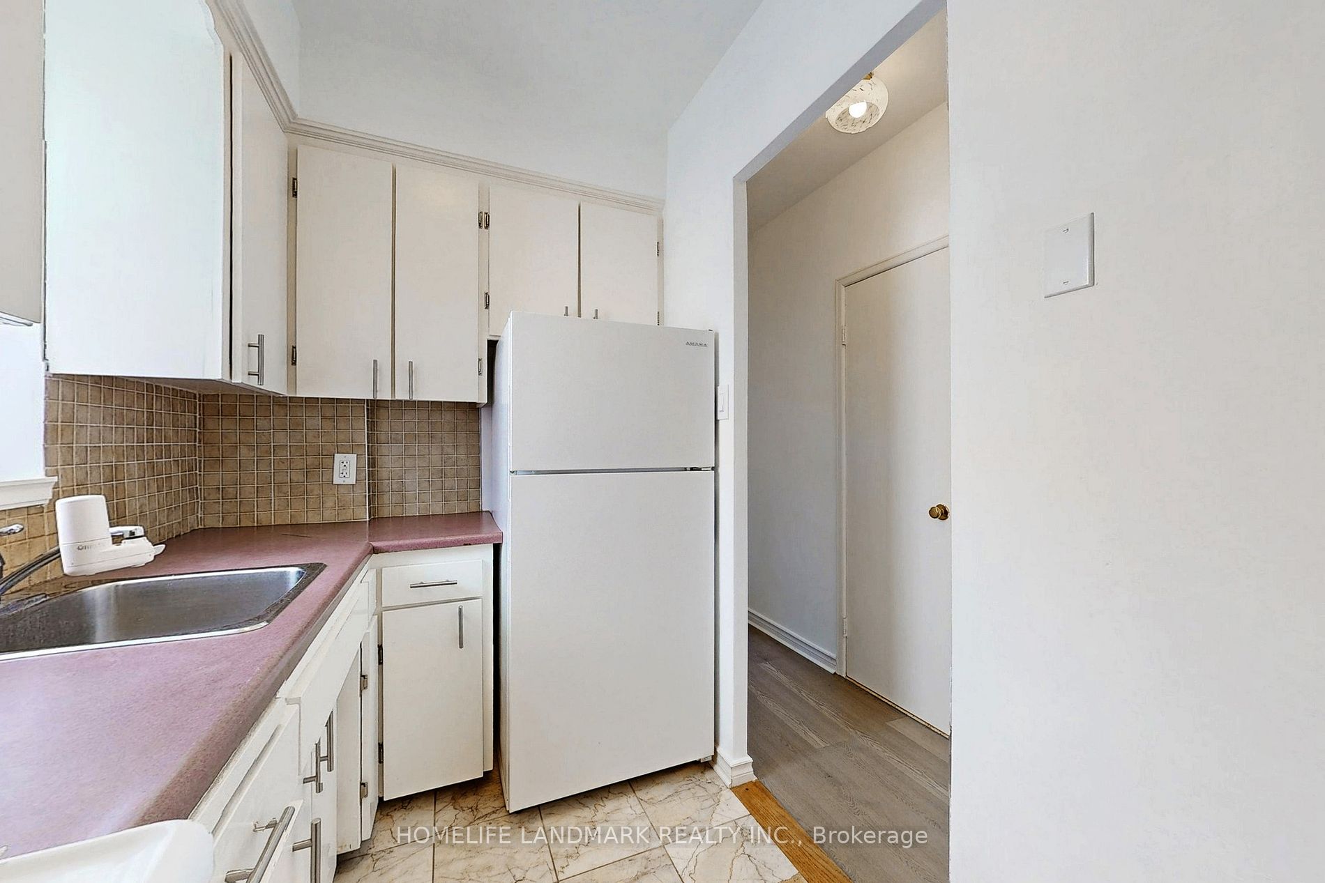 2000 Bloor Street W, #411