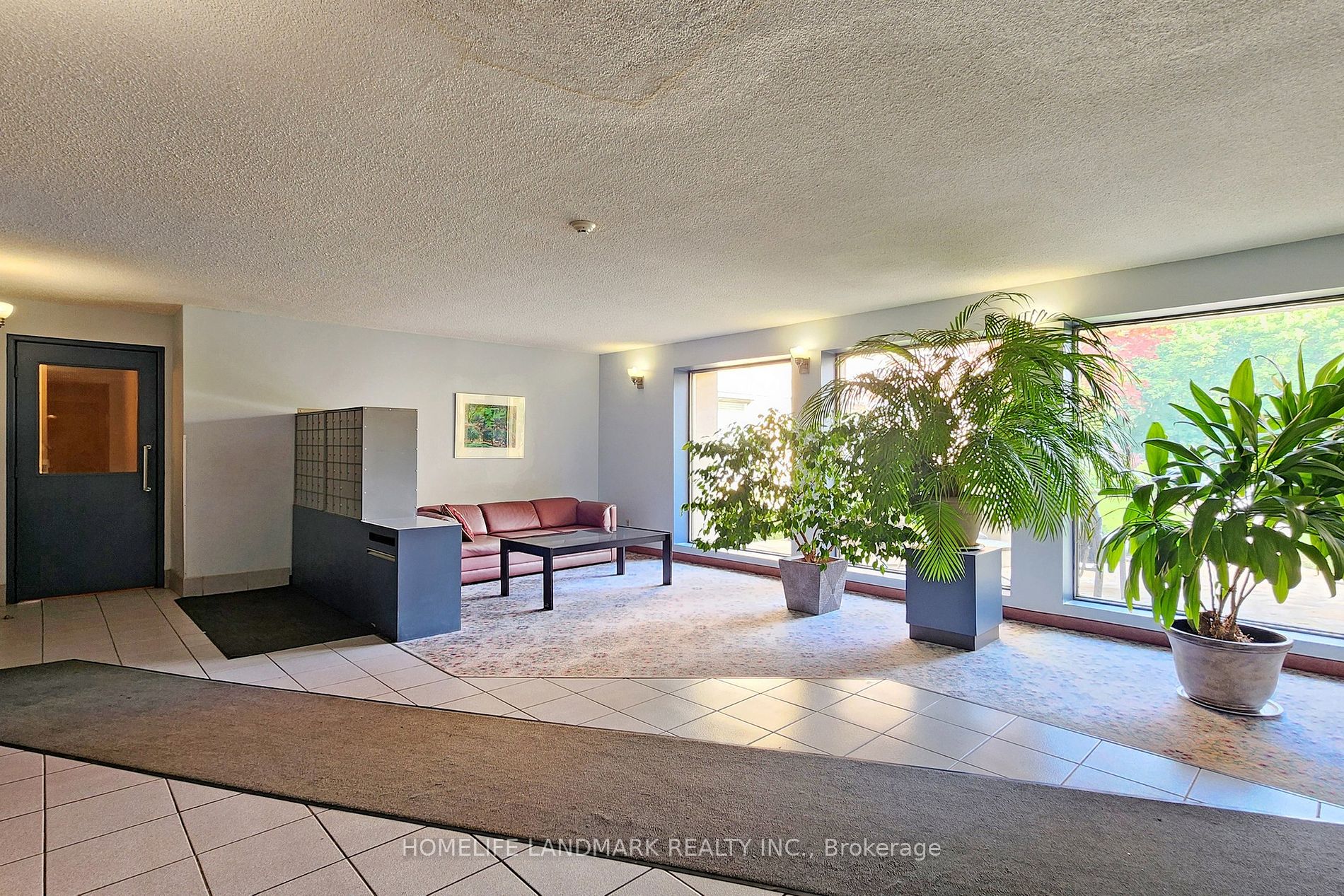2000 Bloor Street W, #411