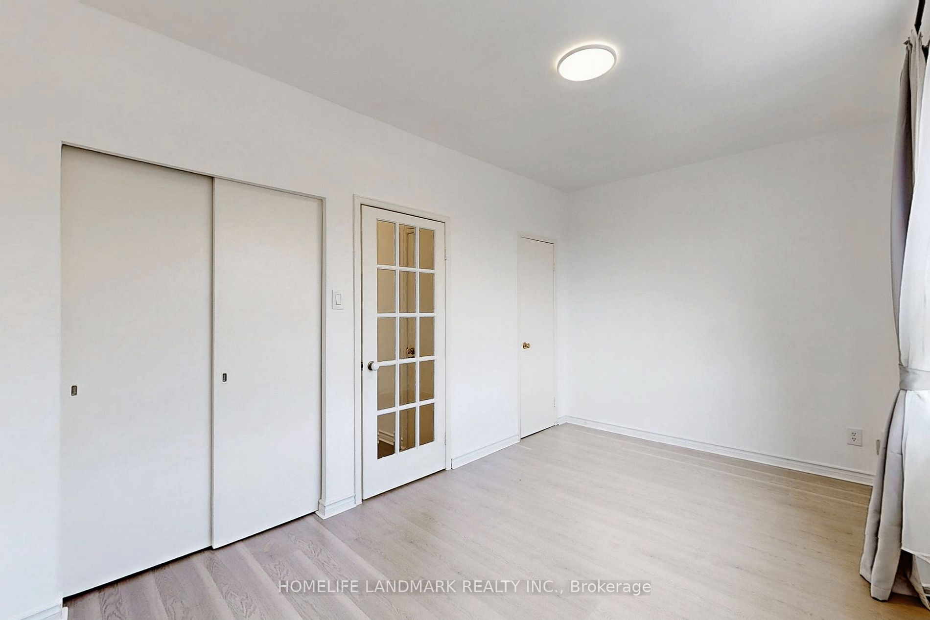 2000 Bloor Street W, #411