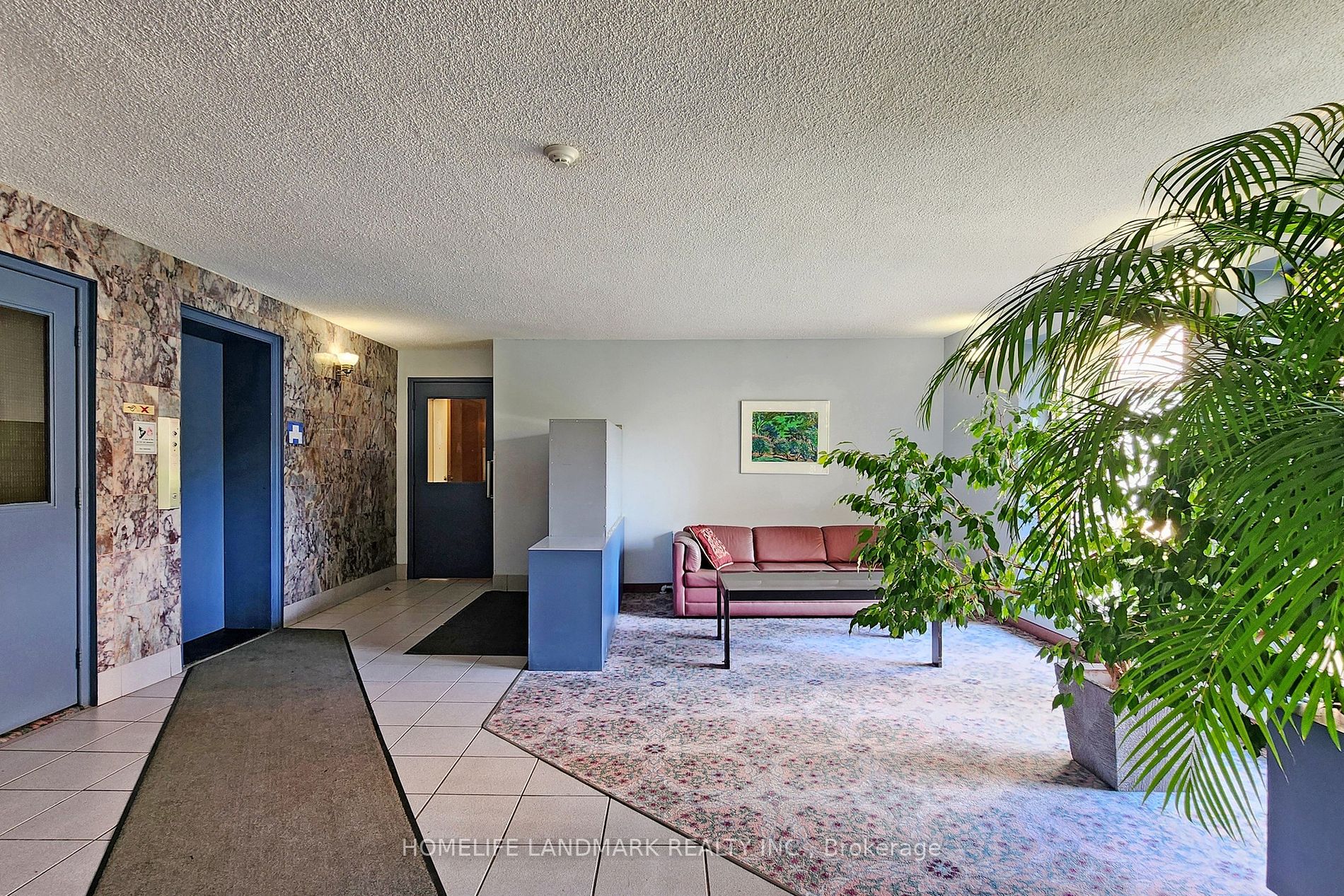 2000 Bloor Street W, #411