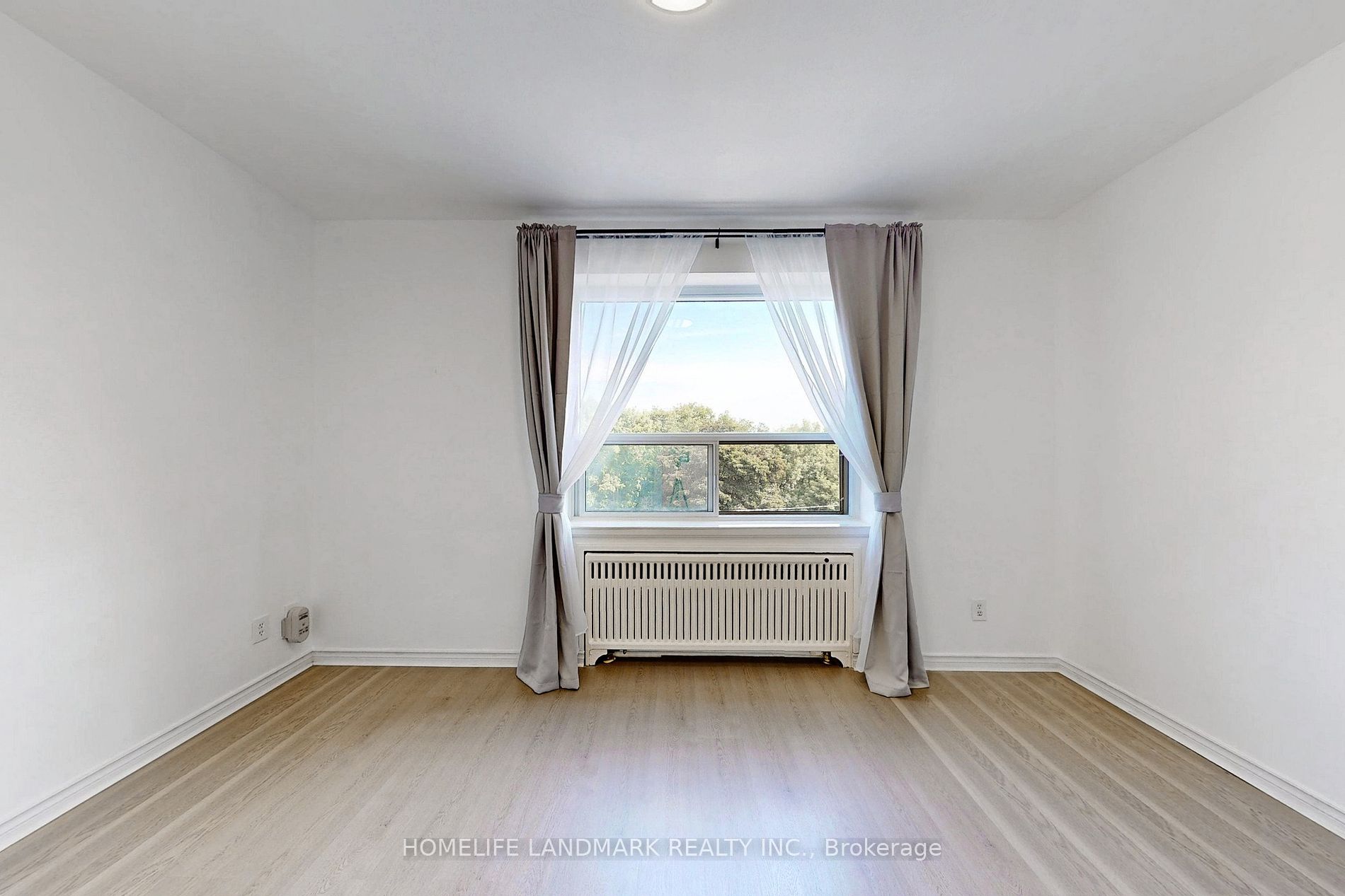 2000 Bloor Street W, #411