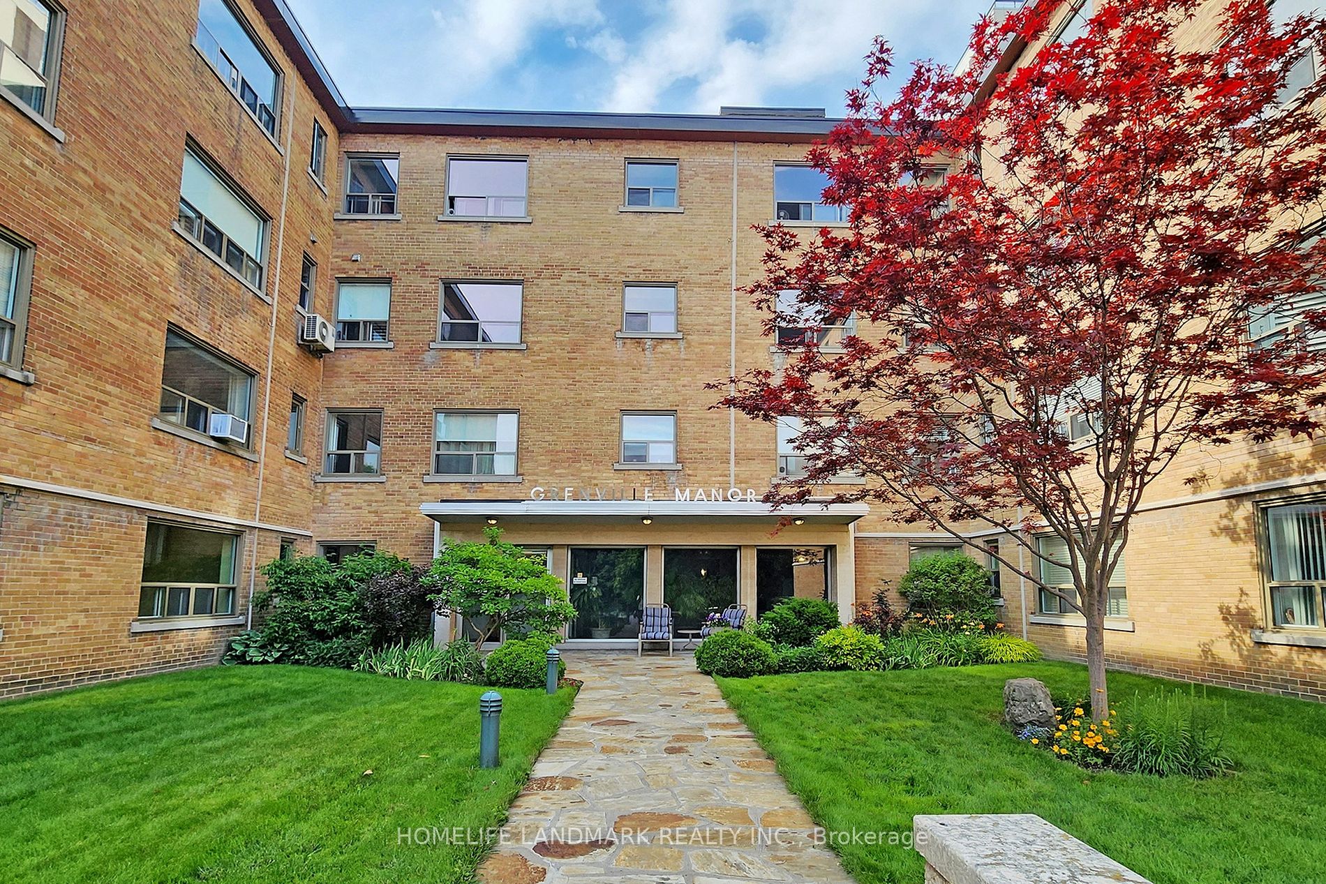 2000 Bloor Street W, #411