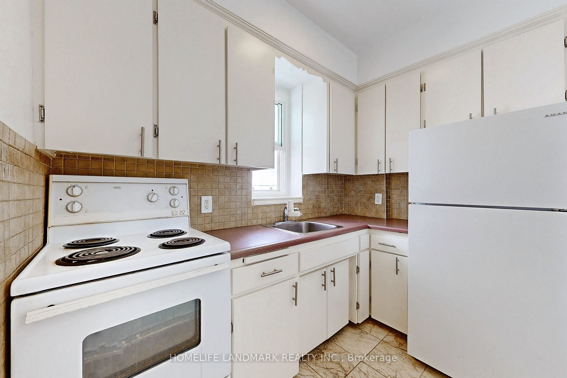 2000 Bloor Street W, #411