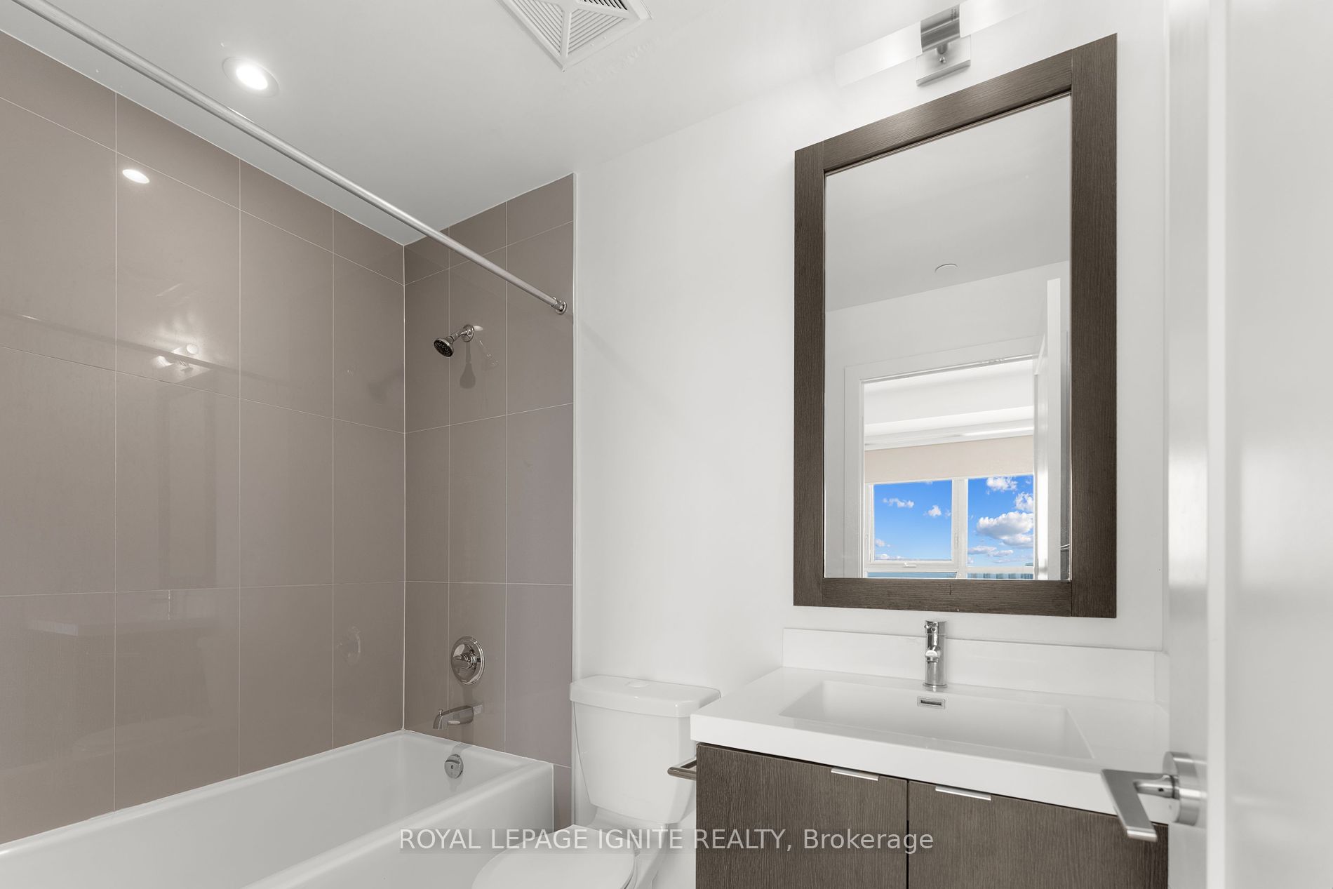 7 Mabelle Ave, #3608