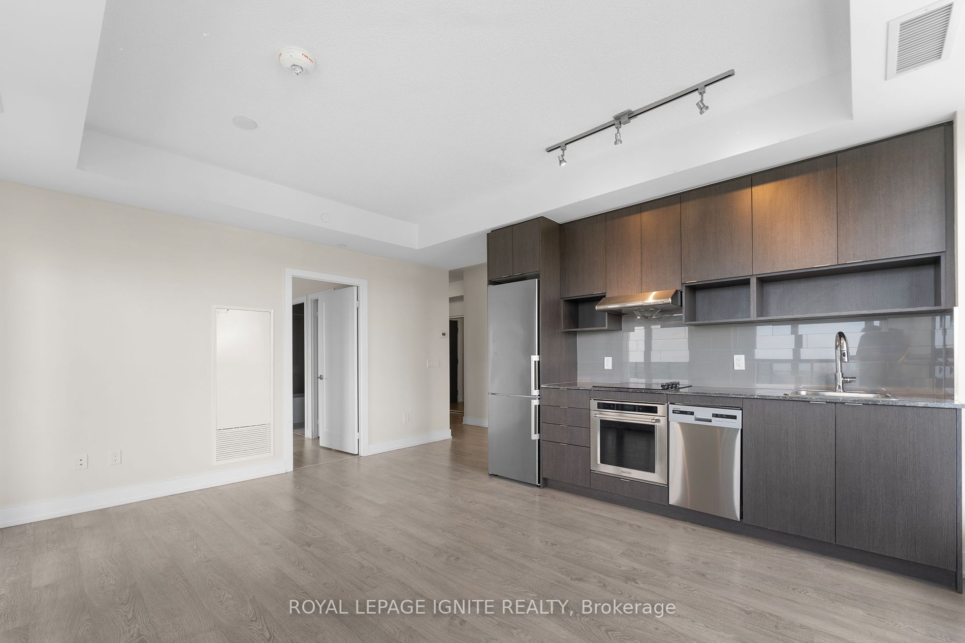 7 Mabelle Ave, #3608