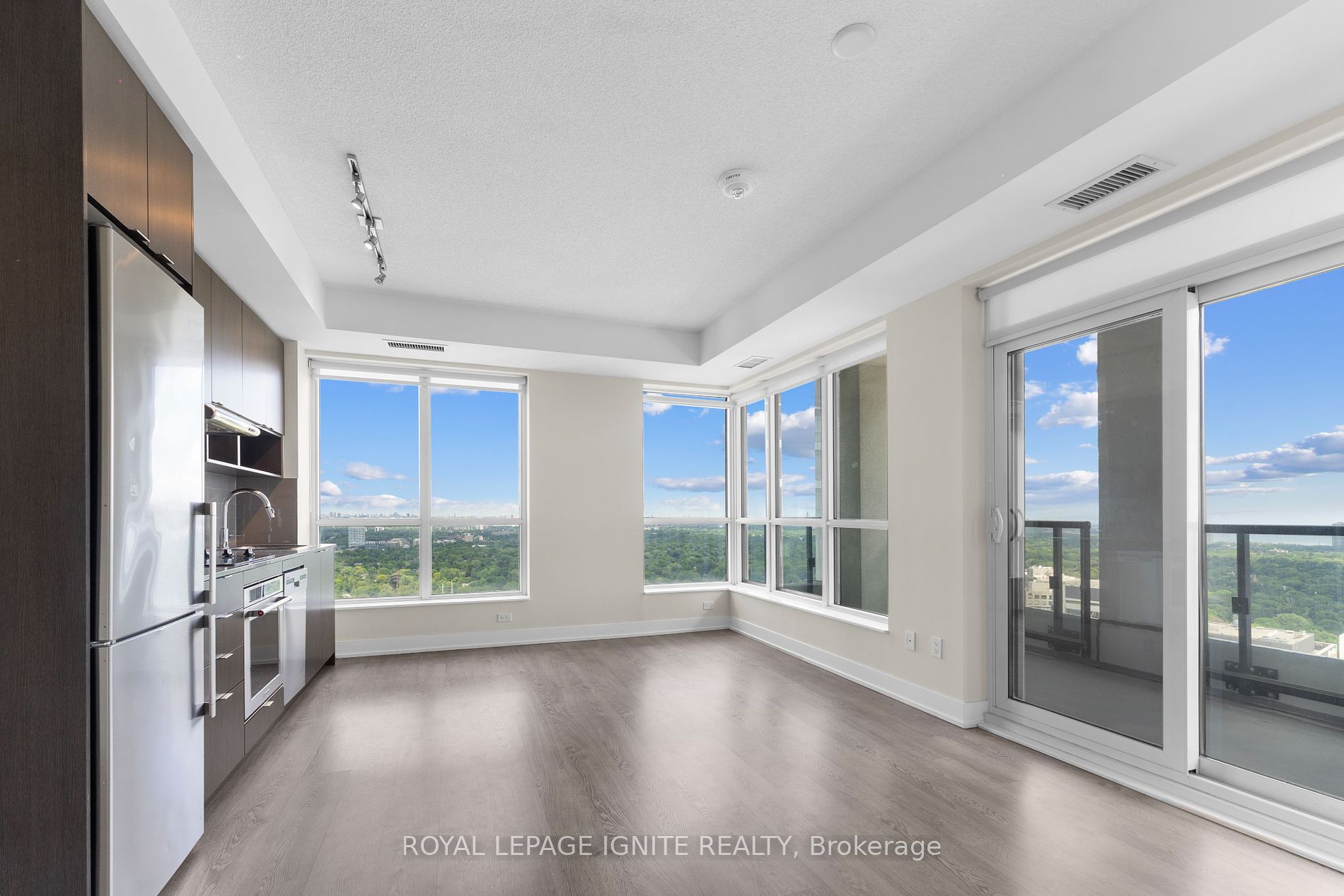 7 Mabelle Ave, #3608