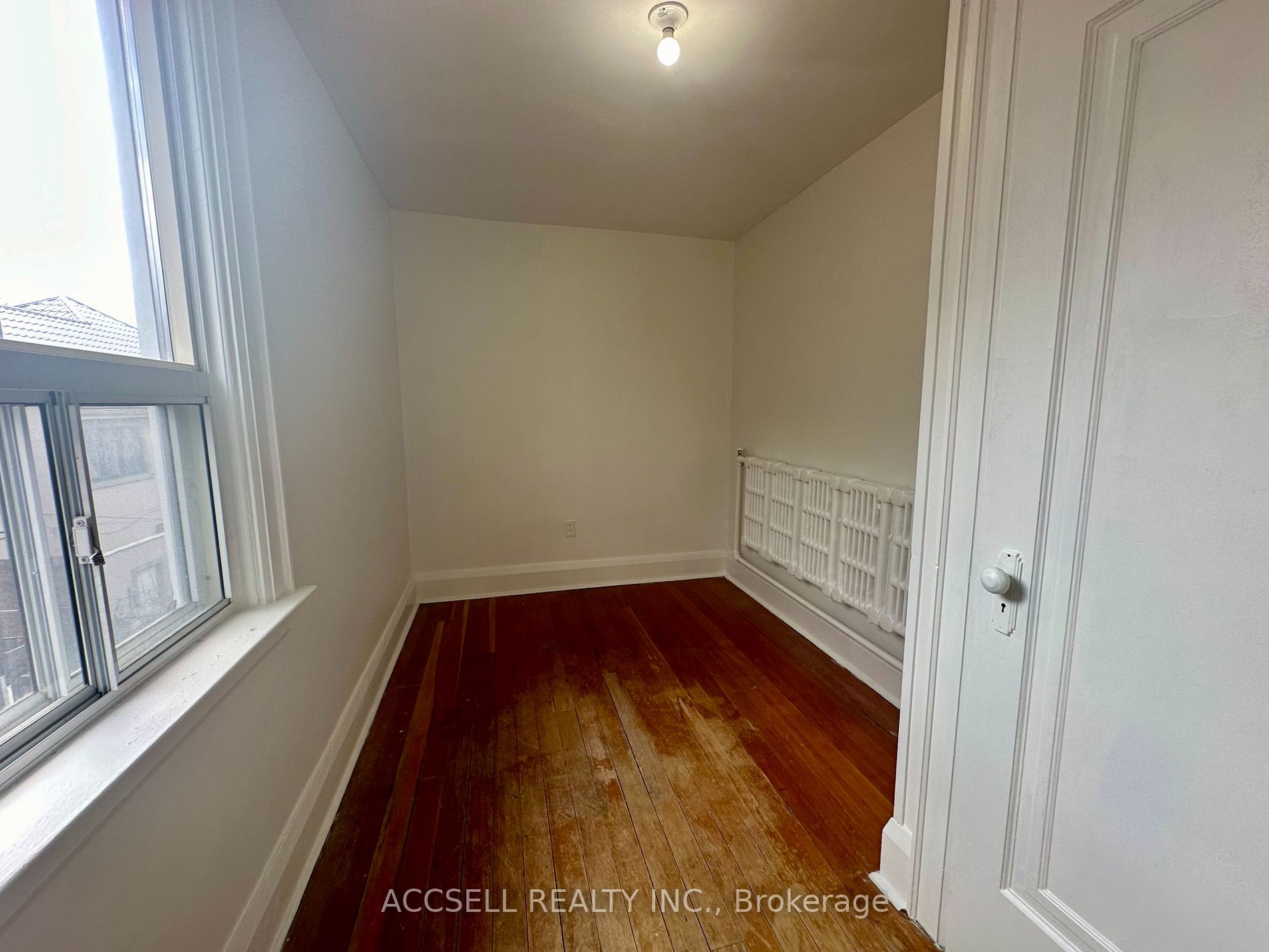 272 Roncesvalles Avenue