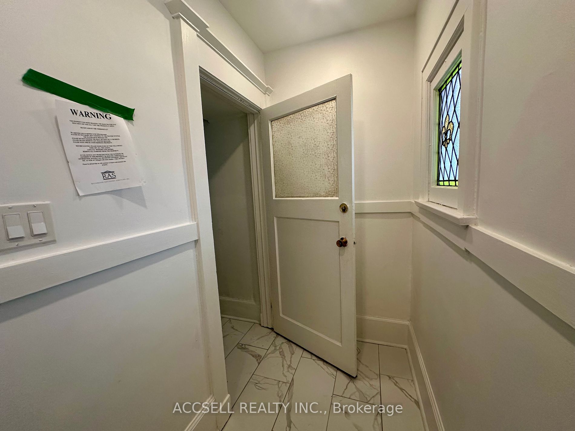 272 Roncesvalles Avenue