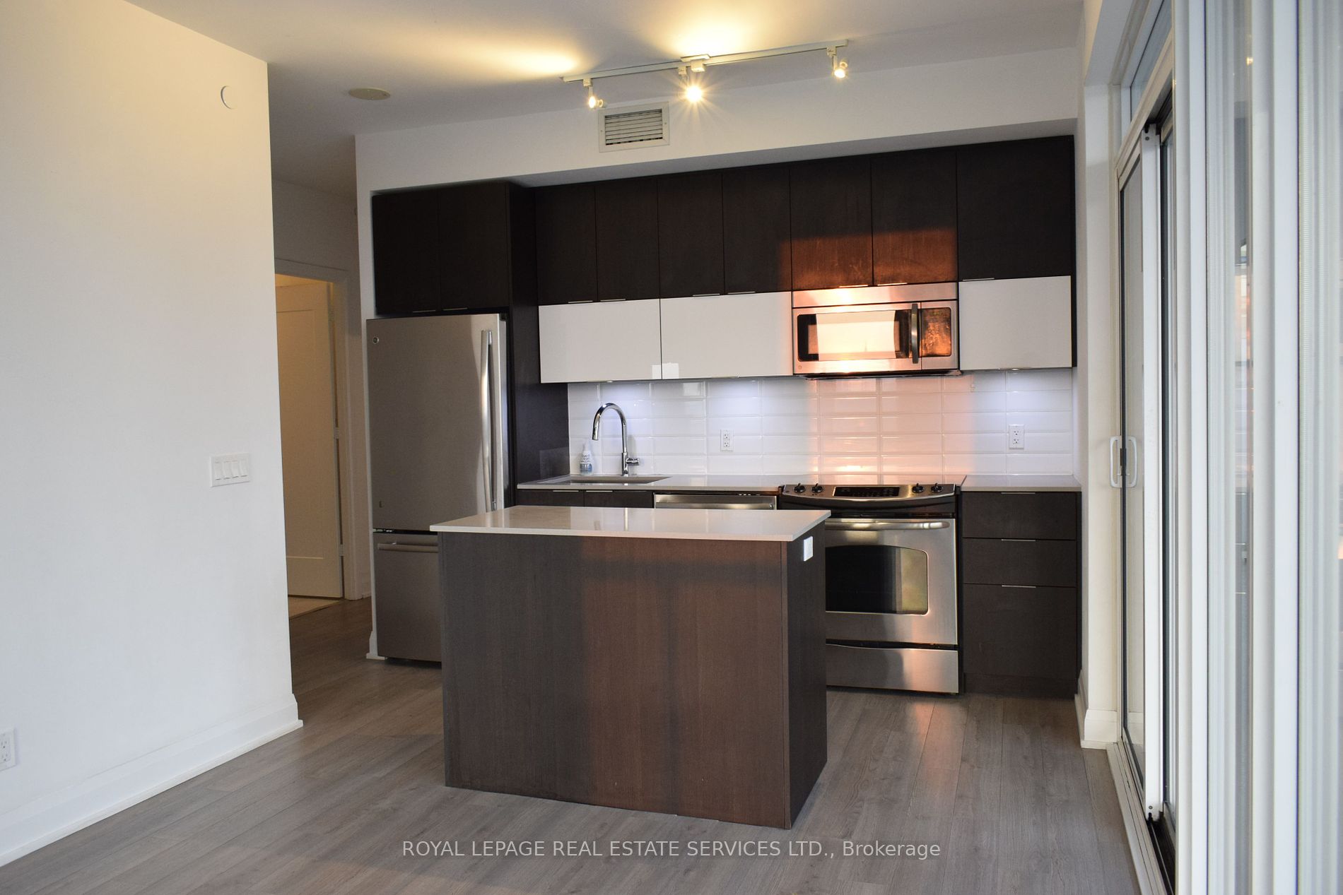 56 Annie Craig Dr, #3105