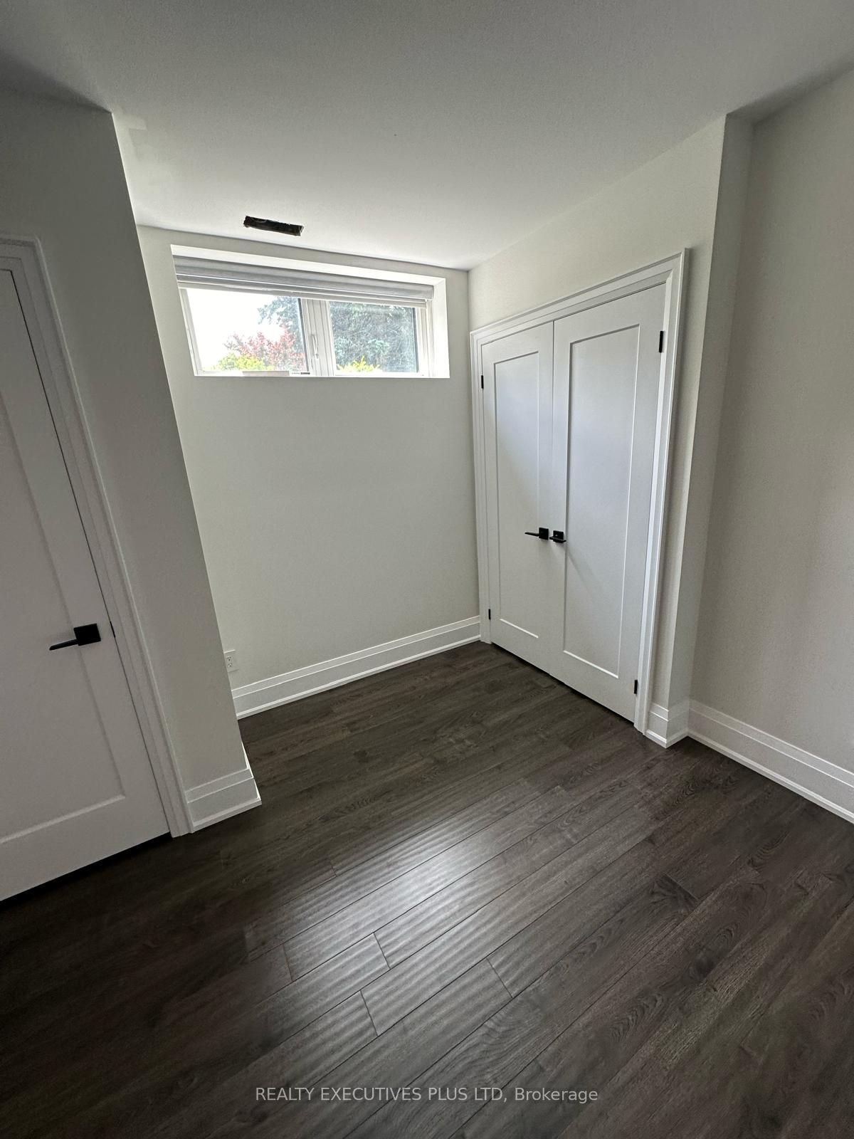 3 Larry St