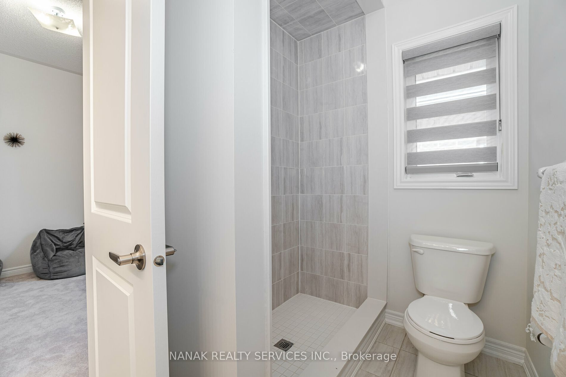 552 Brisdale Dr
