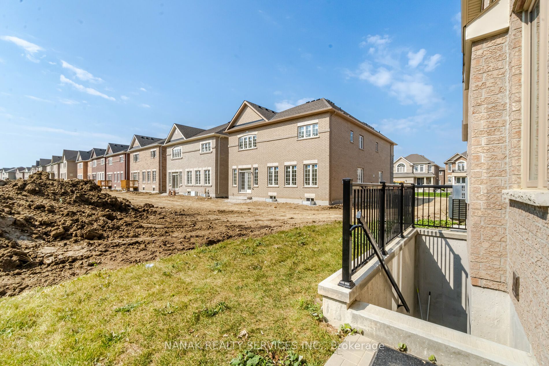 552 Brisdale Dr