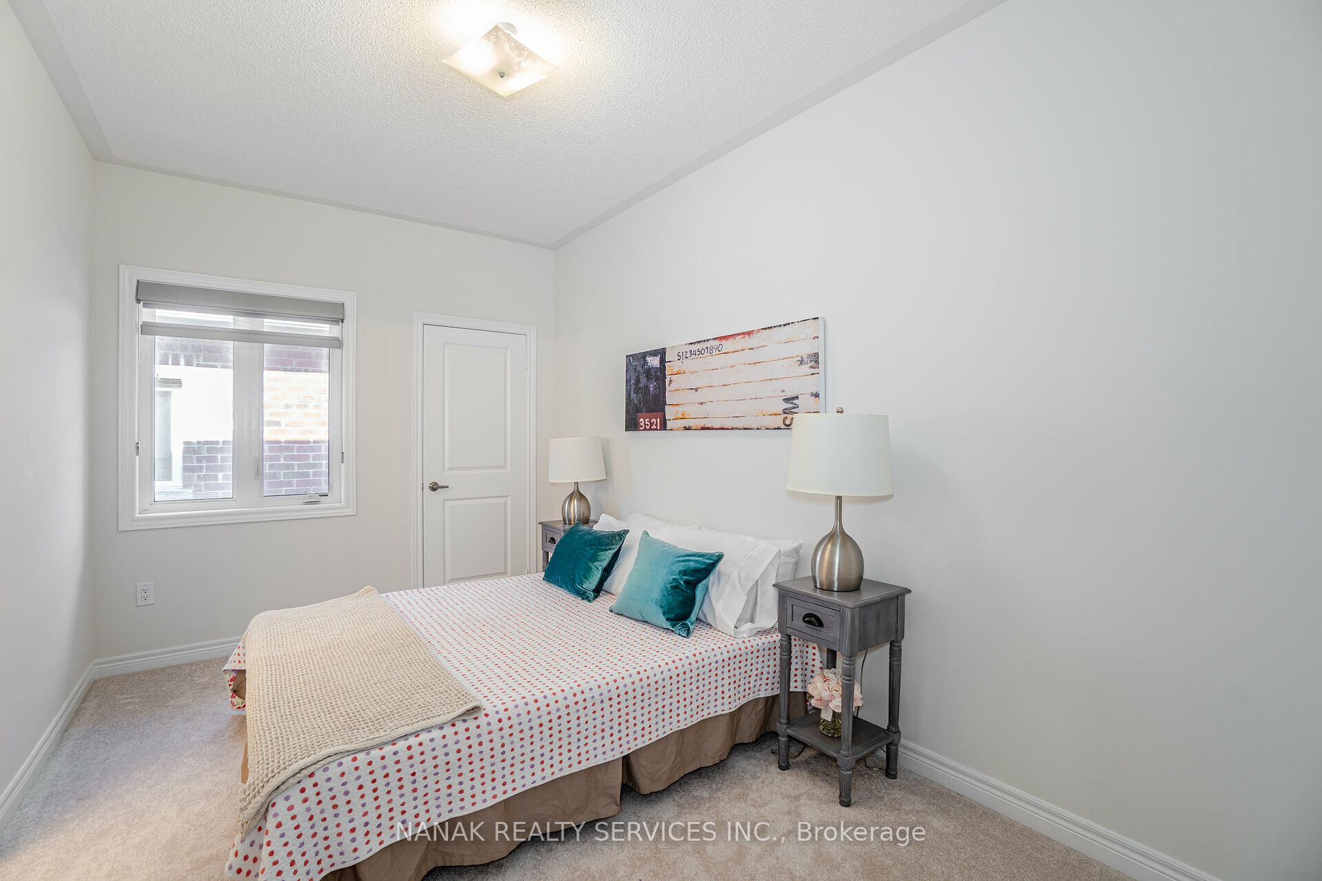 552 Brisdale Dr