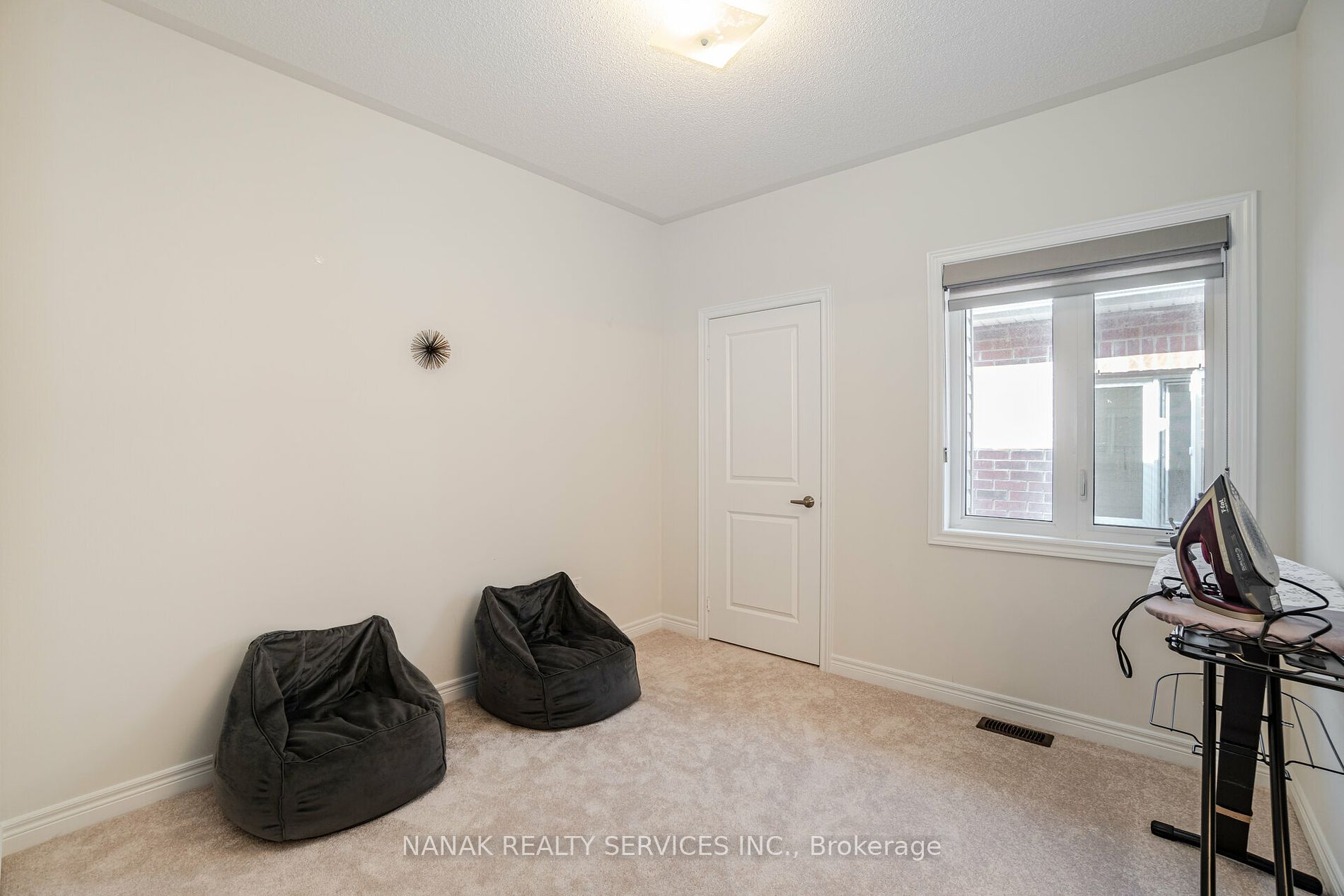 552 Brisdale Dr