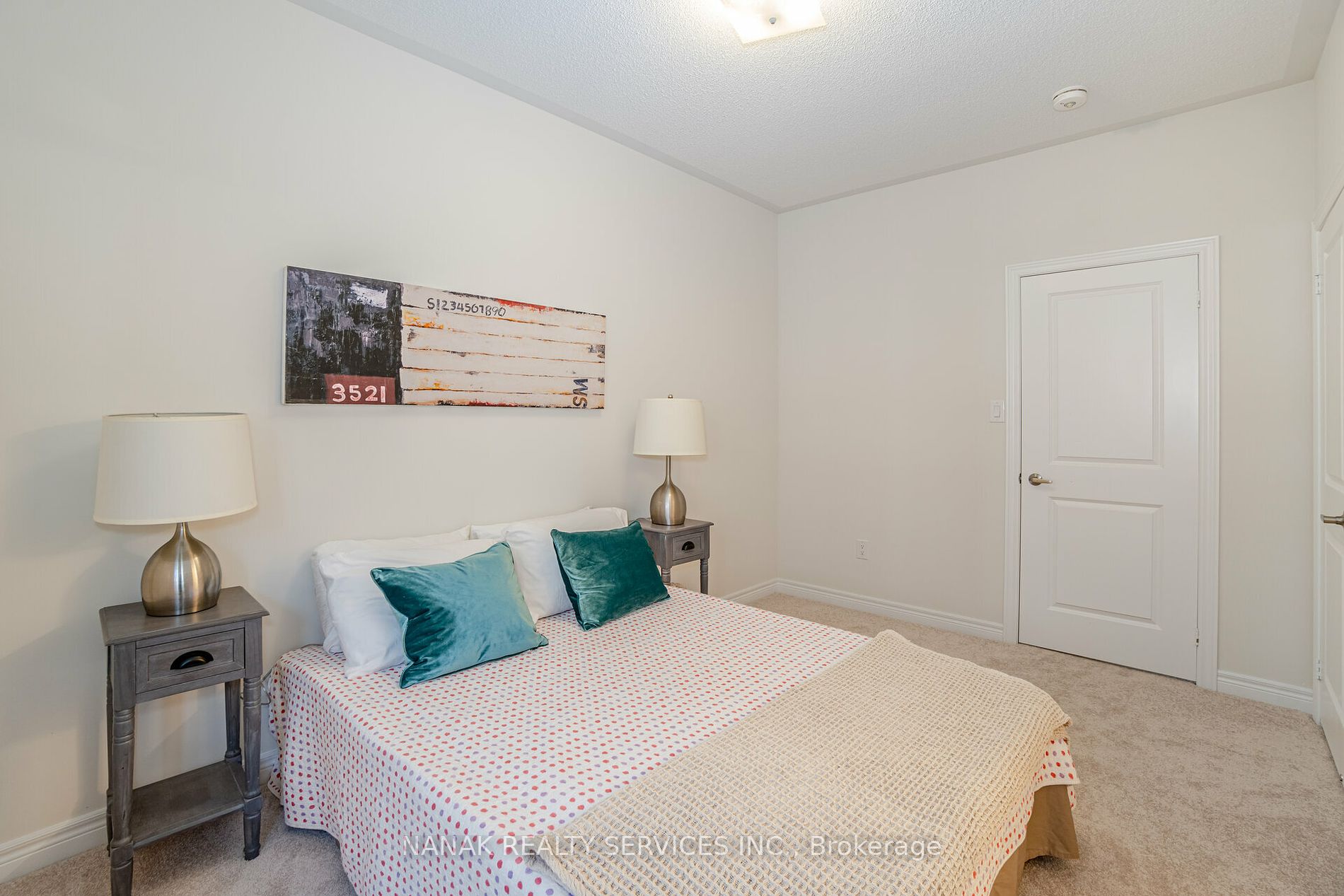 552 Brisdale Dr