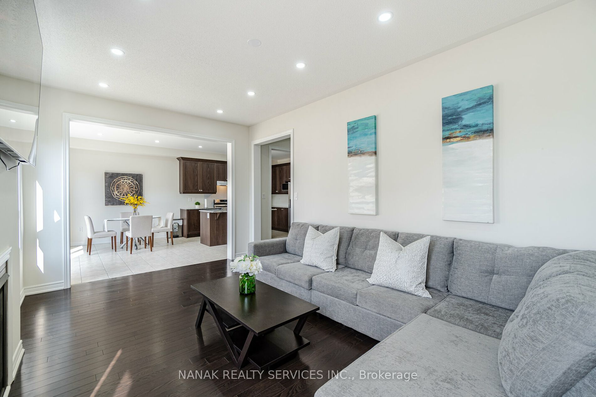 552 Brisdale Dr