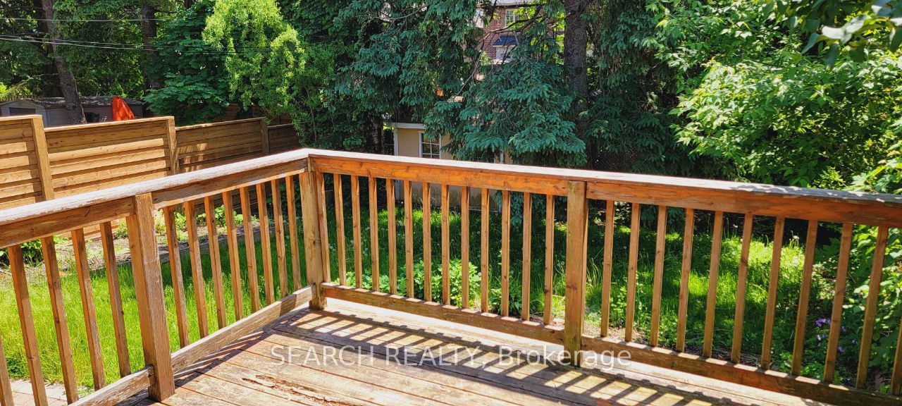 8 Northampton Dr