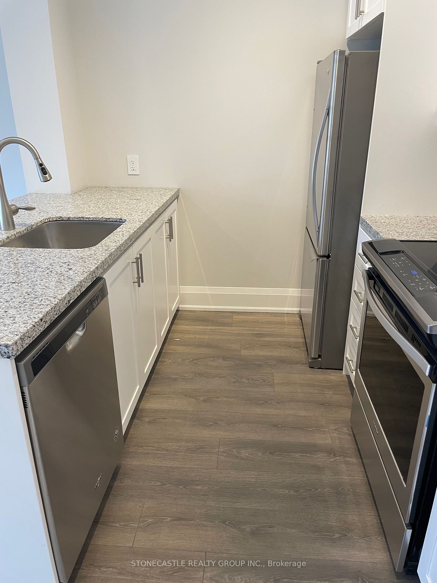 4040 Upper Middle Rd, #107