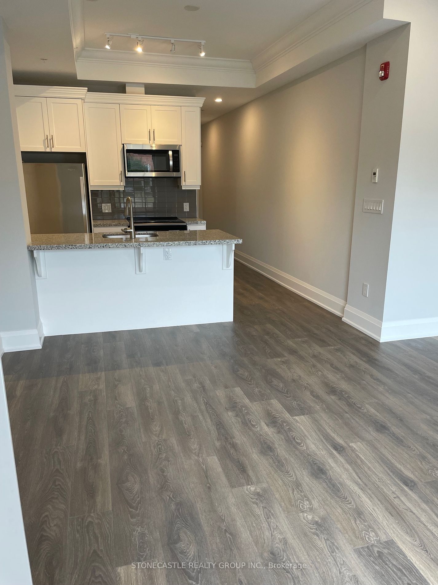 4040 Upper Middle Rd, #107