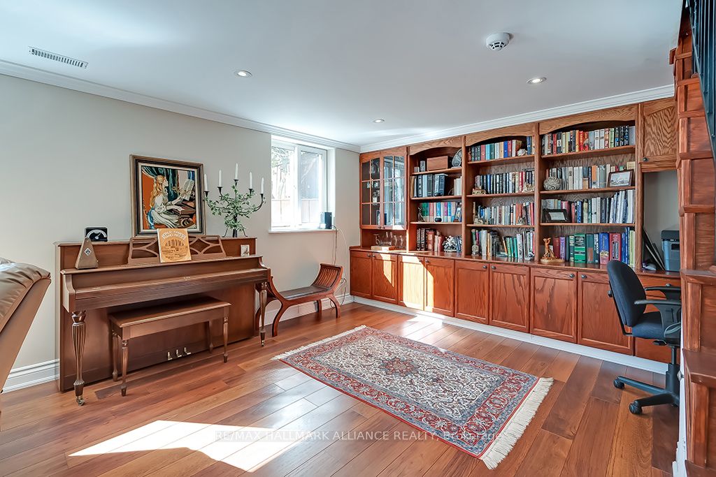 258 Westwood Dr