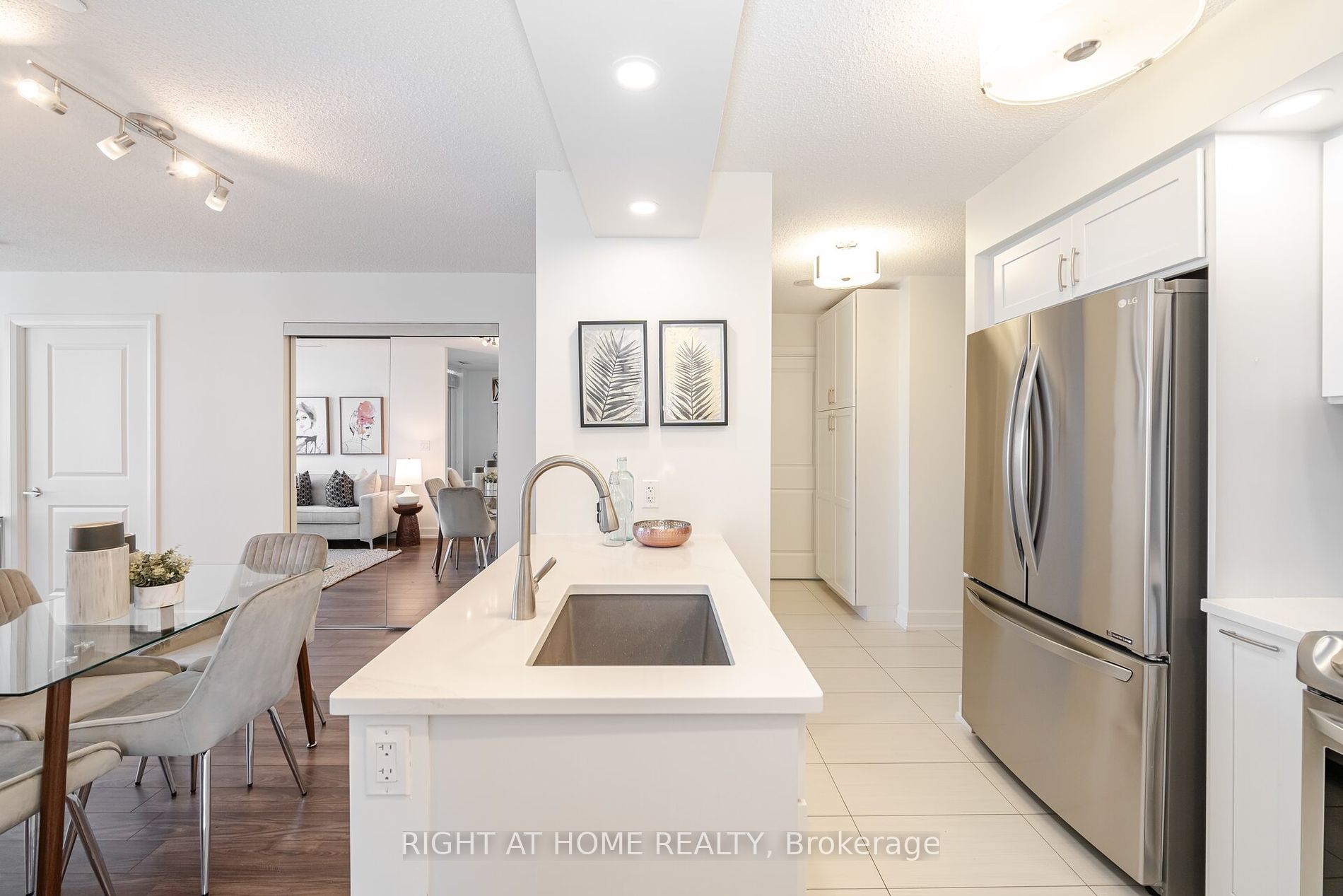 6 Eva Road, #2203