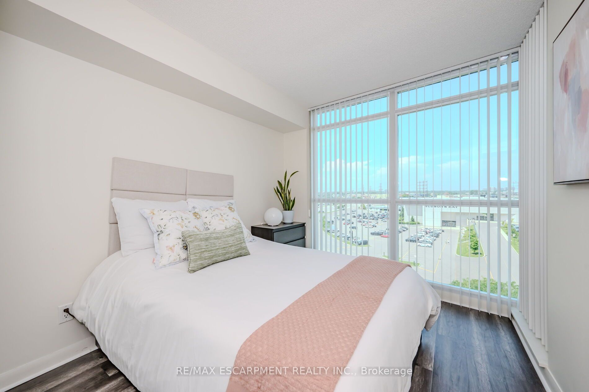 235 Sherway Gardens Rd, #709