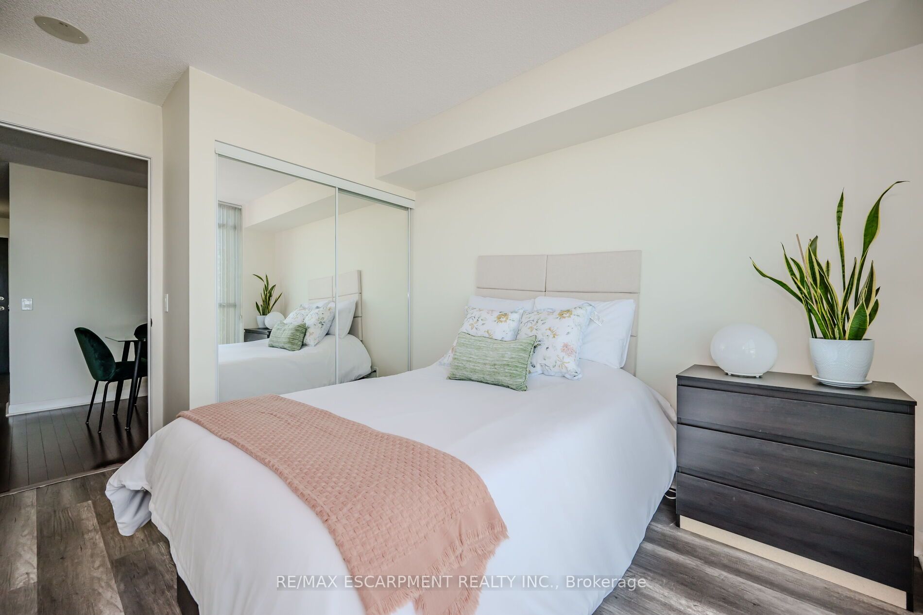 235 Sherway Gardens Rd, #709