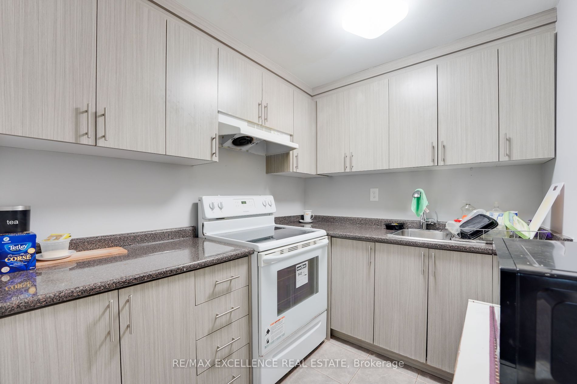 41 Fallstar Cres