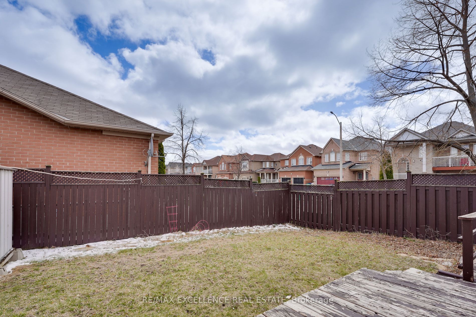 41 Fallstar Cres