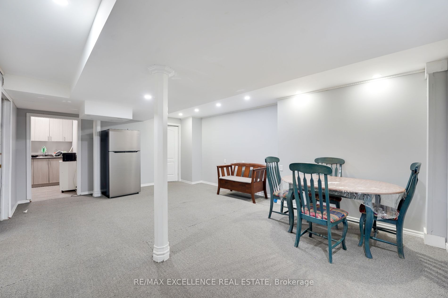 41 Fallstar Cres