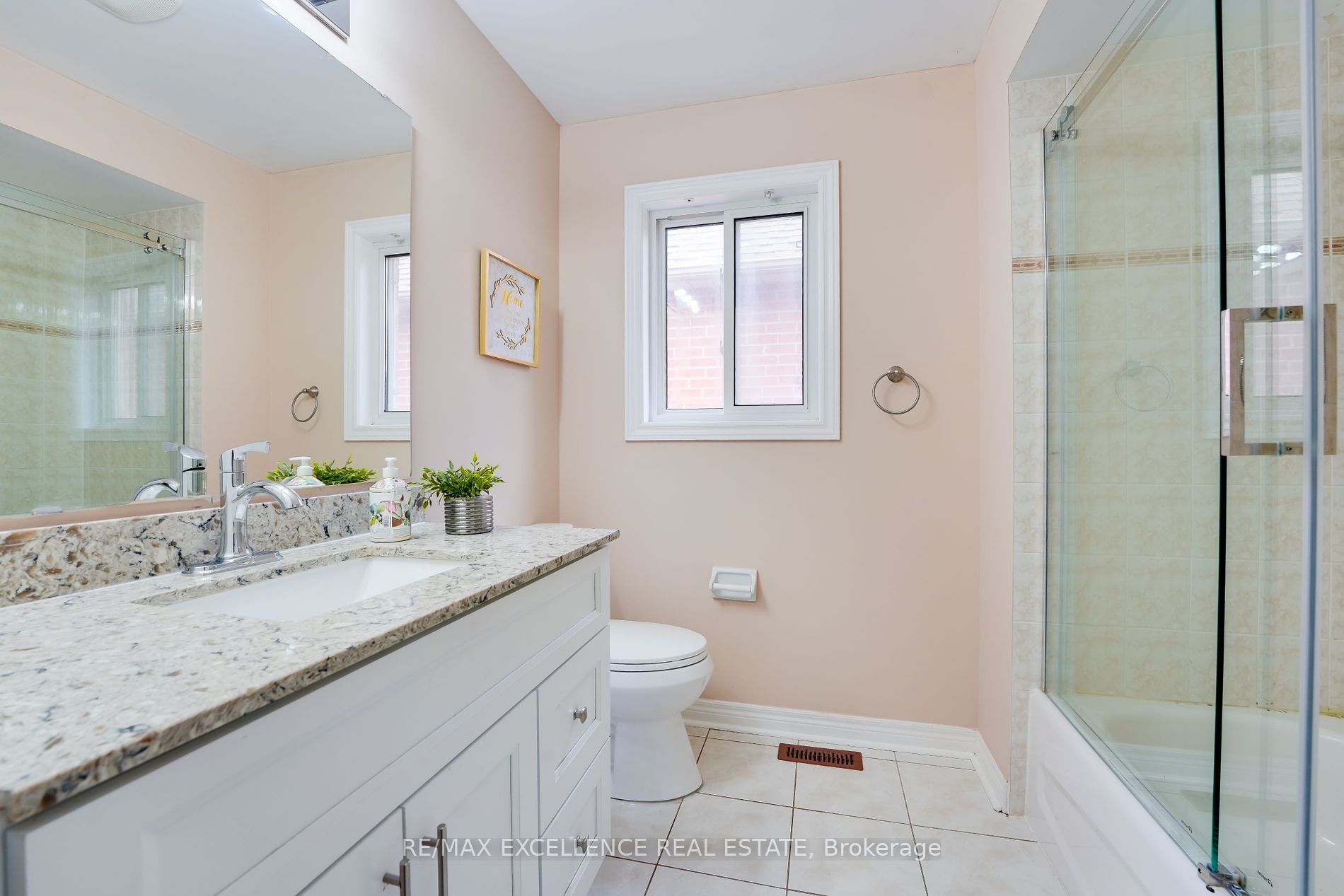41 Fallstar Cres