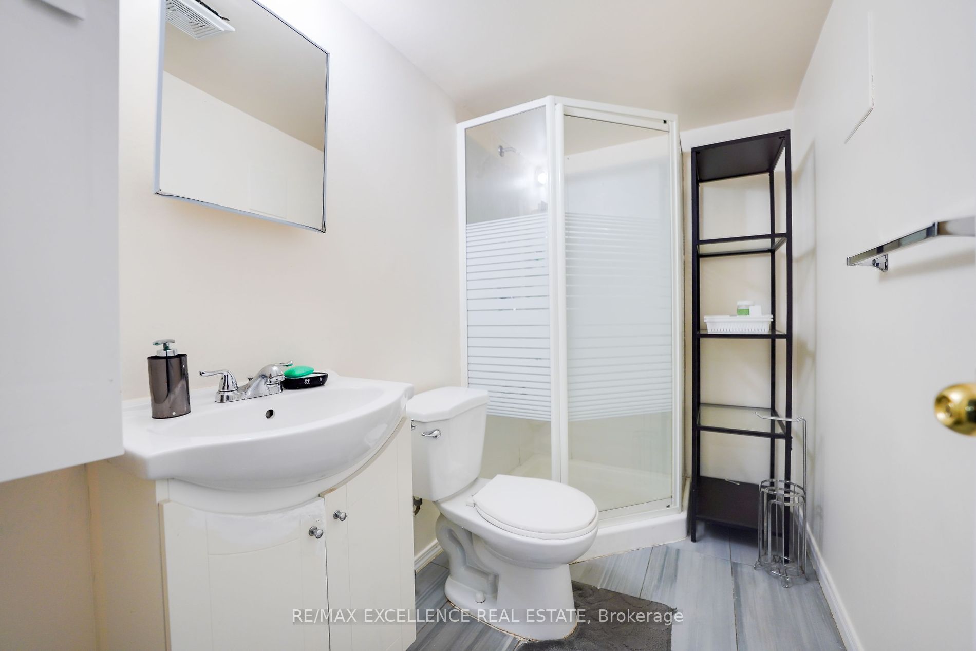 41 Fallstar Cres